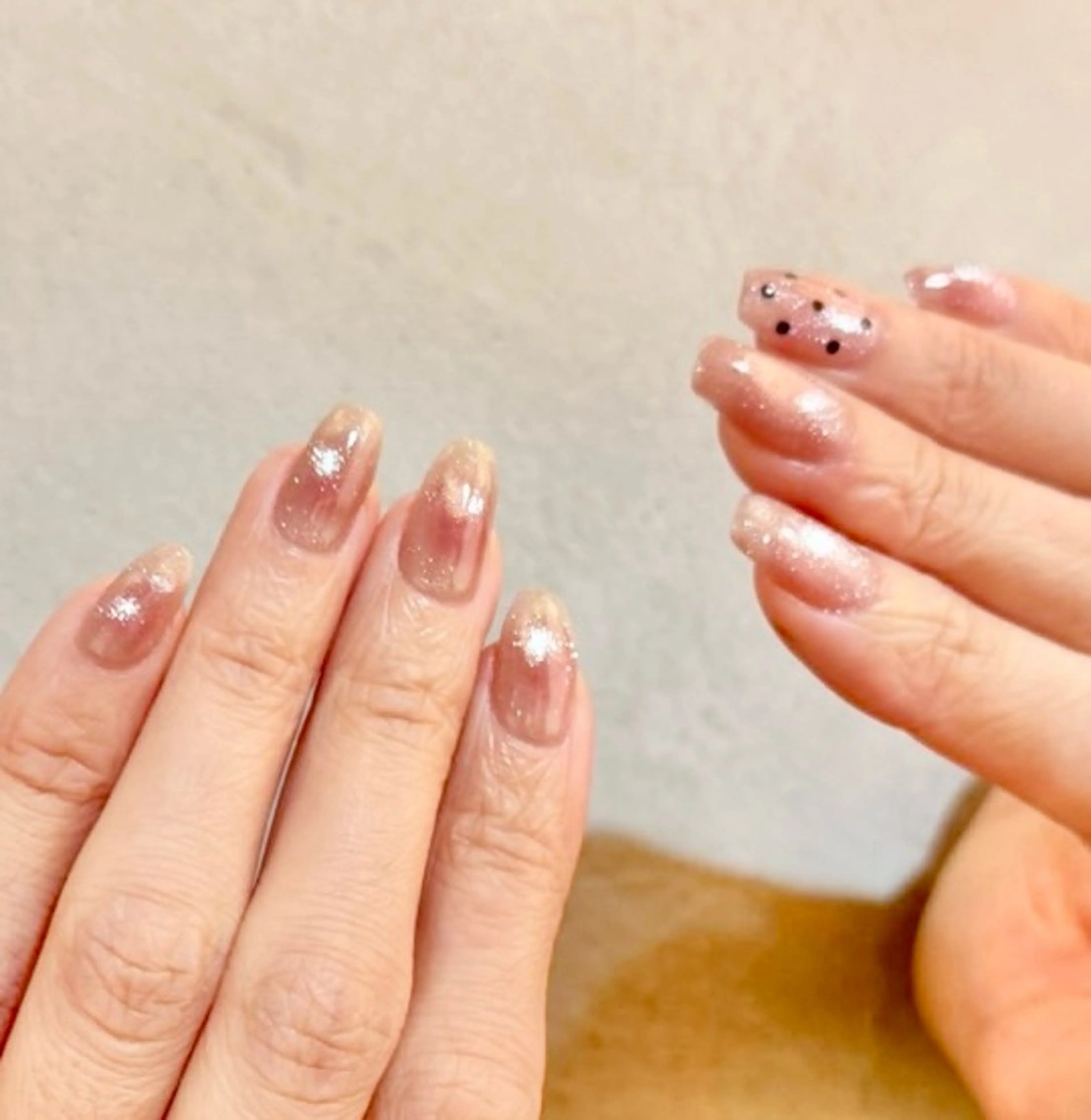 ネイル チークネイル ドット ハンドネイル パラスパガーデン ♡齊藤歩のネイルデザイン