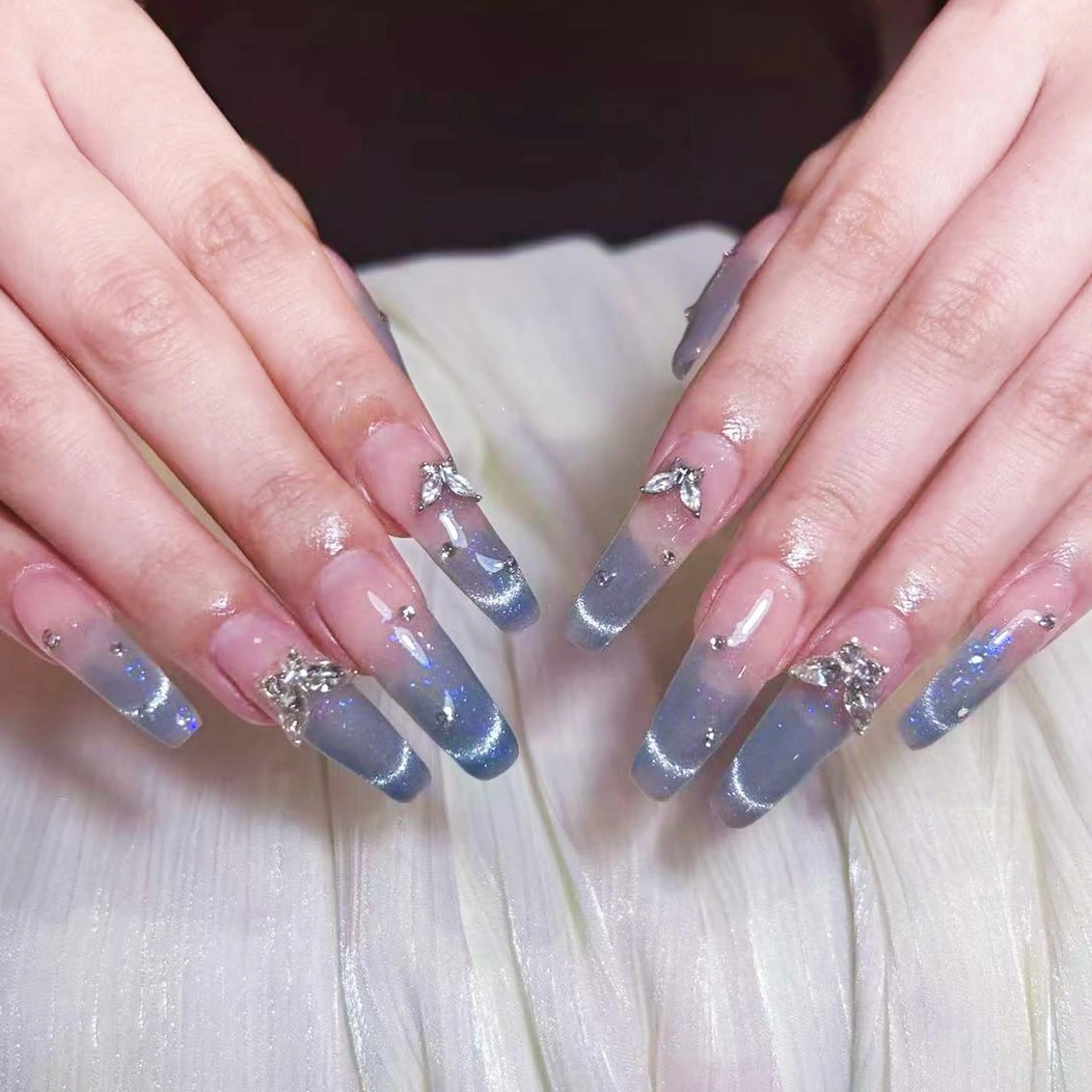 ネイル アートネイル オーロラネイル ガーリー キラキラネイル 韓国ネイル ハンドネイル DIAMOND NailStudioのネイルデザイン