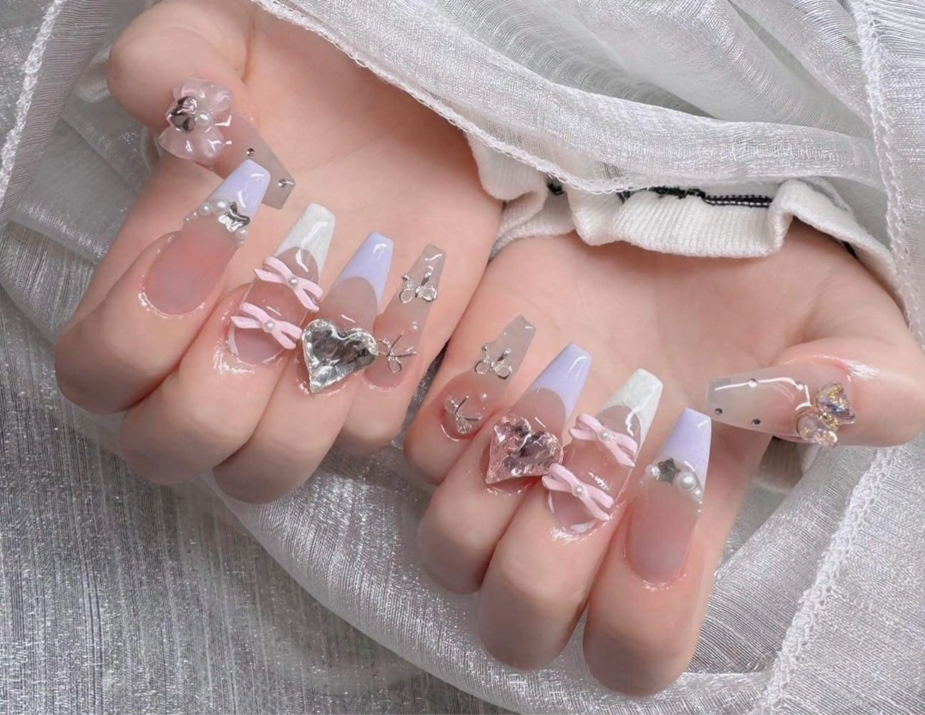 ネイル オーロラネイル チークネイル 長さ出し フットネイル フレンチネイル Anh 歌舞伎町のネイルデザイン