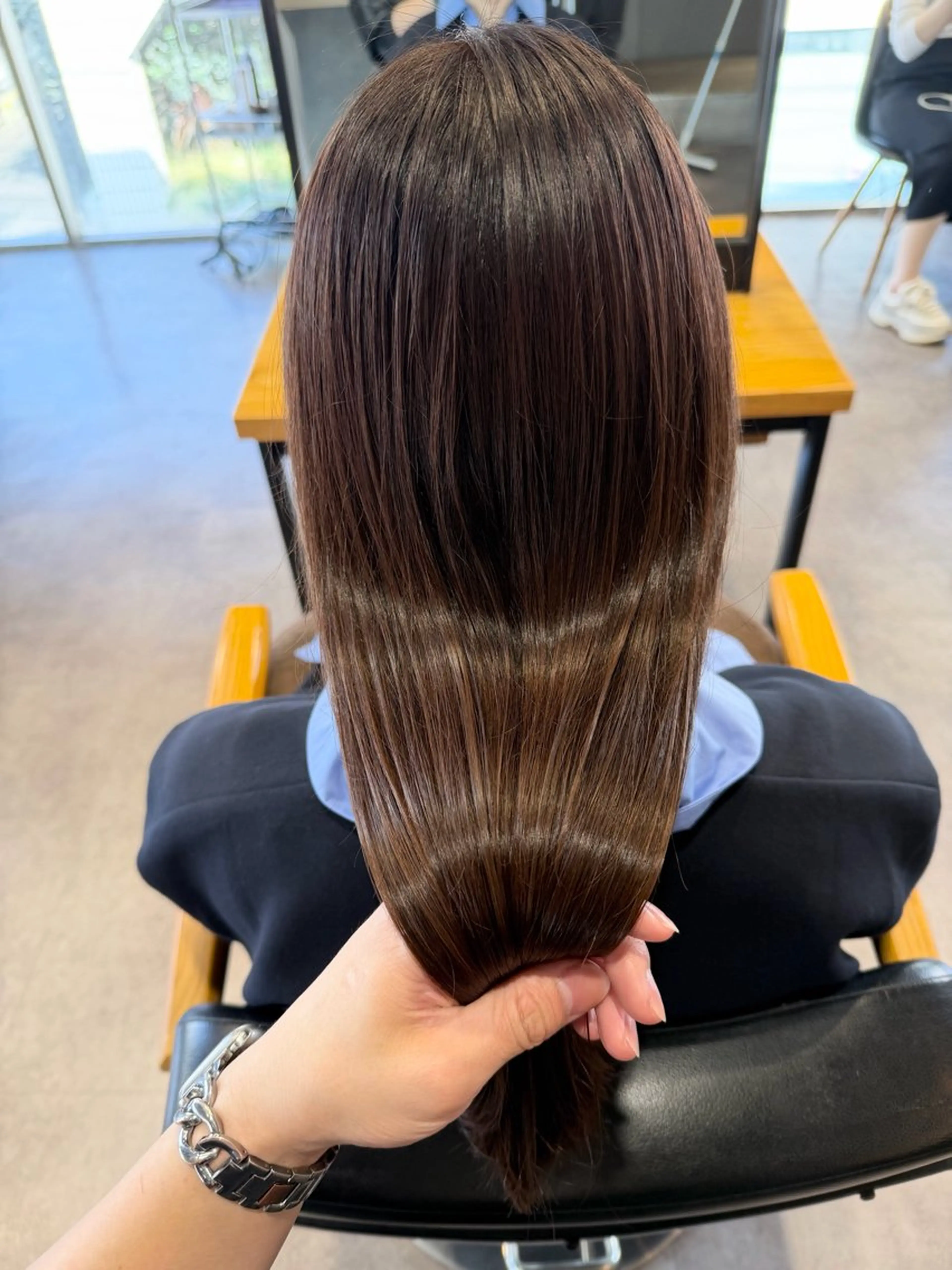 ミディアム カラー カット ヘアカラー 佐藤史哉* 韓国レイヤー赤み除去のヘアスタイル