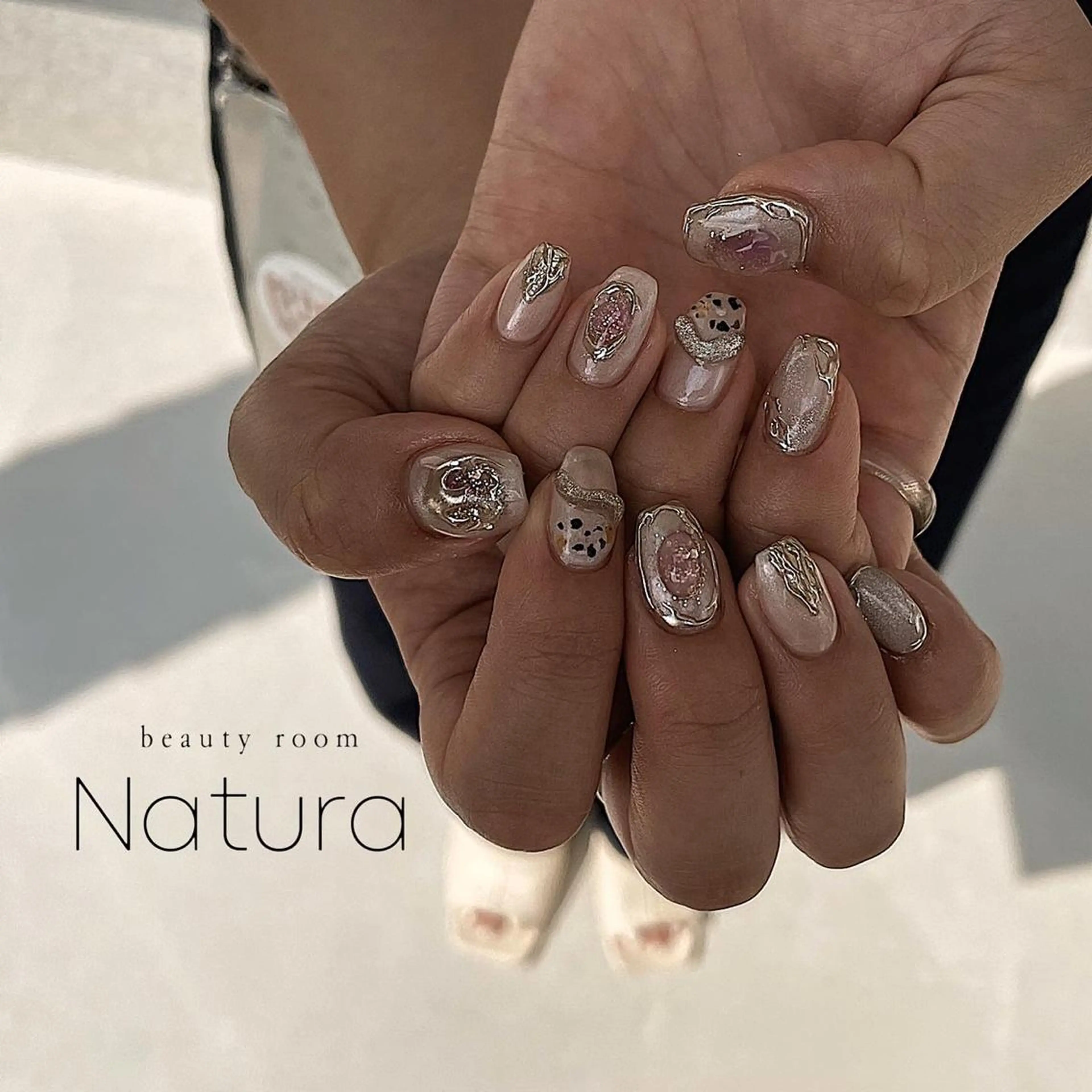 ネイル マツエク・マツパ アイブロウ ハンドネイル beautyroom Naturaのネイルデザイン