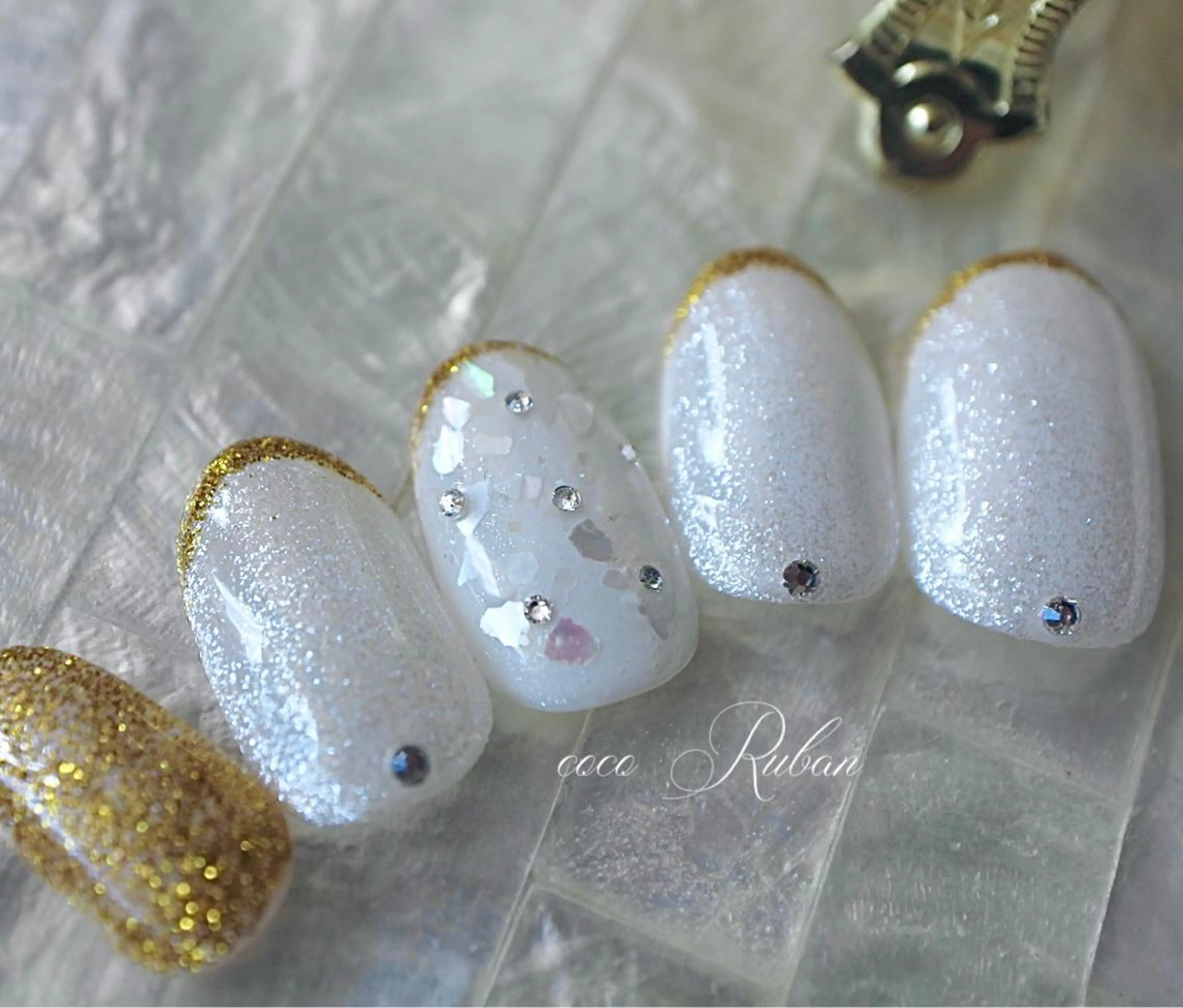 ネイル ストーンネイル 自爪育成ネイルサロン ココリュバンのネイルデザイン