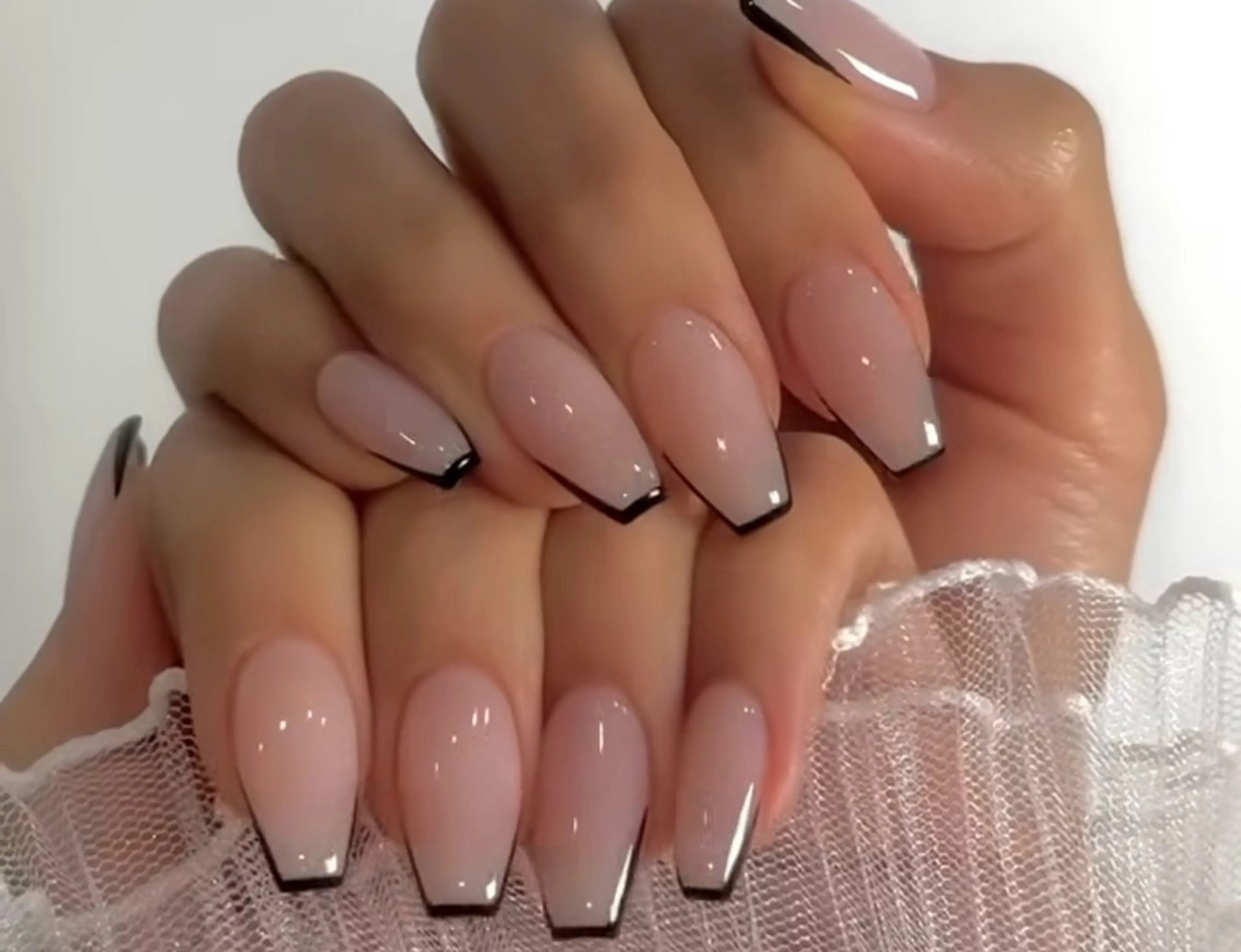 ネイル フレンチネイル ハンドネイル JISOO ANA.CHUOのネイルデザイン