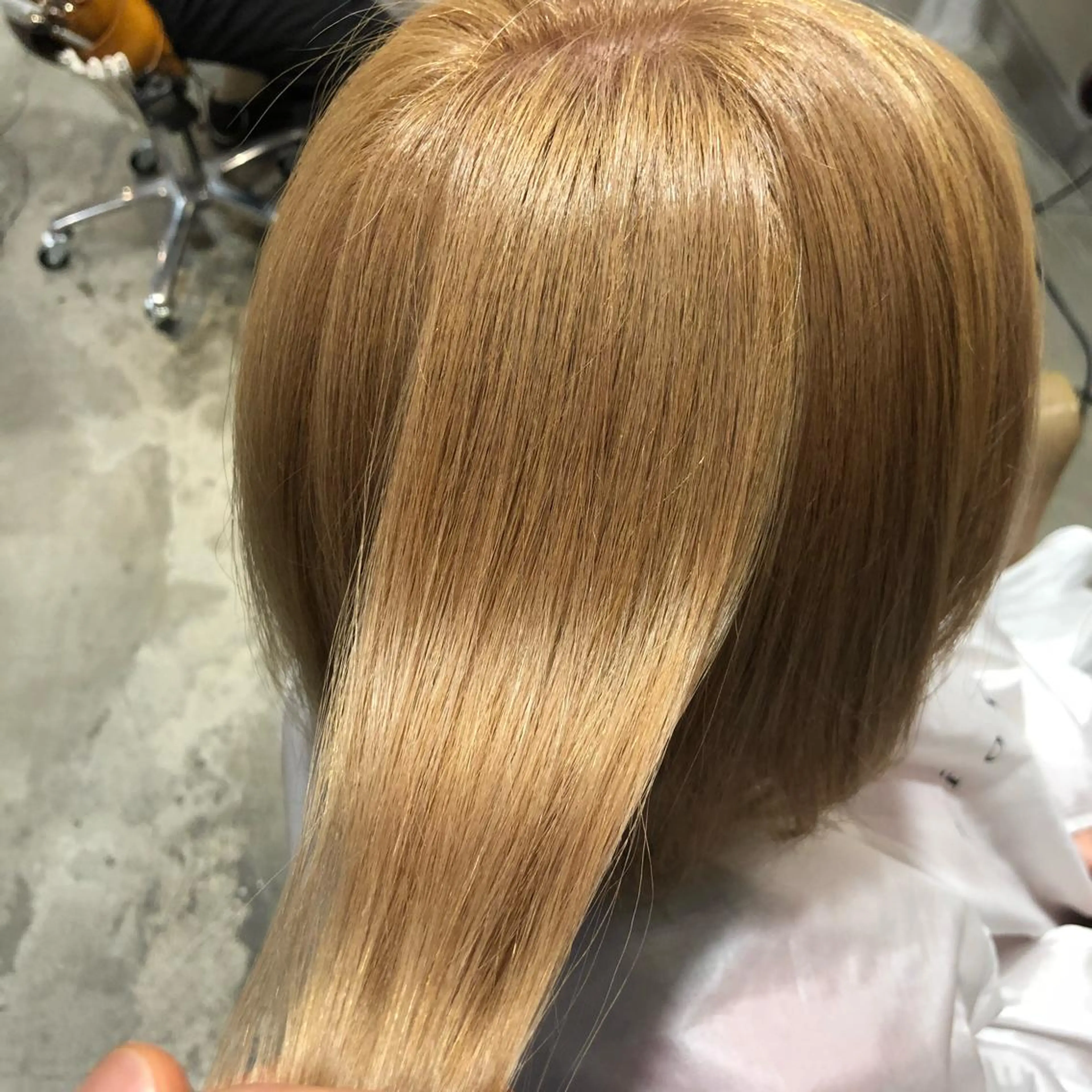 ショート カラー ベージュカラー ダブルカラー ミルクティーベージュ 【脱白髪染め】【髪質 改善】仲井槙一のヘアスタイル