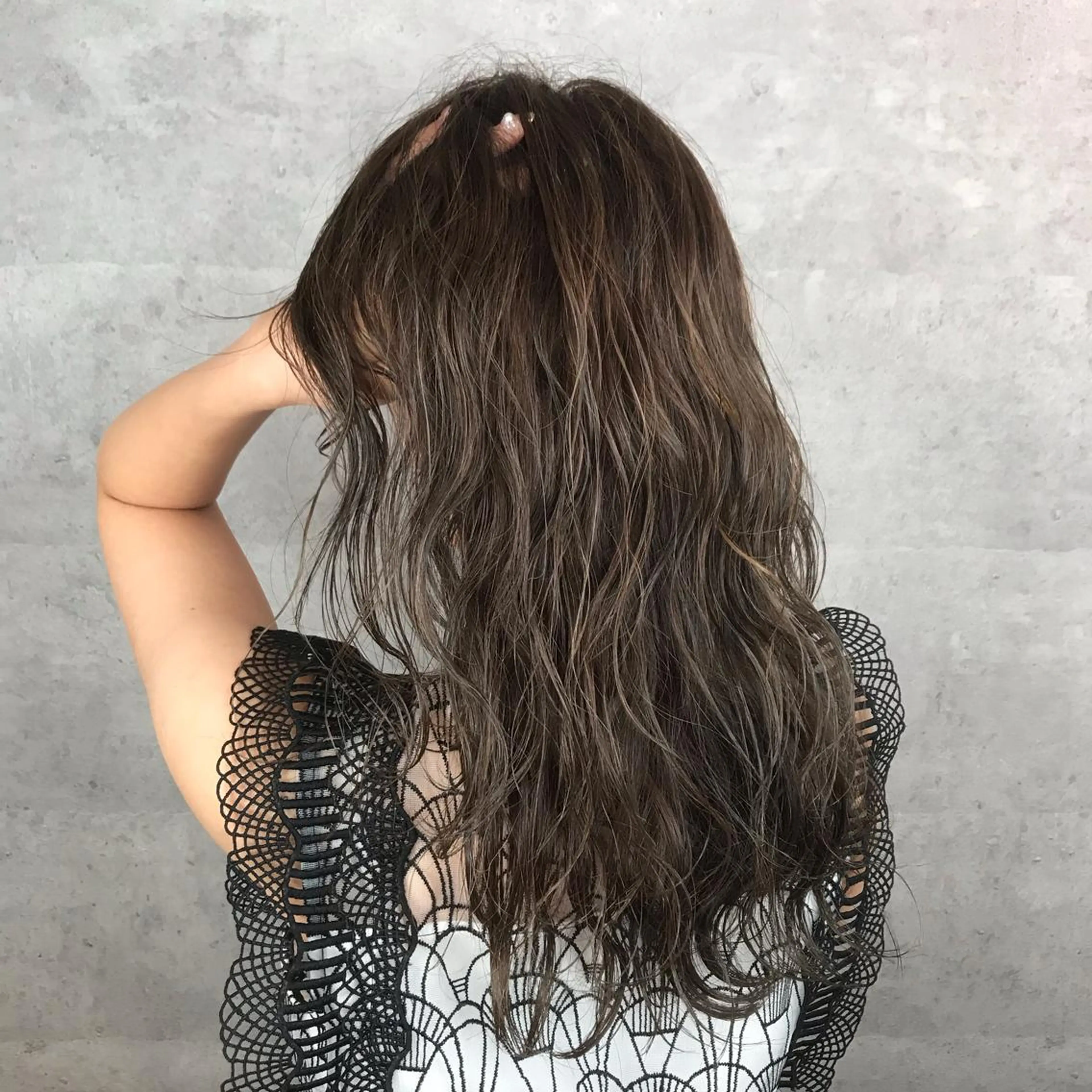 セミロング カラー ヘアカラー トリートメント アンダーバーホワイト_WHITE所属・_WHITE芝本 賢吾【天王寺店】のヘアスタイル