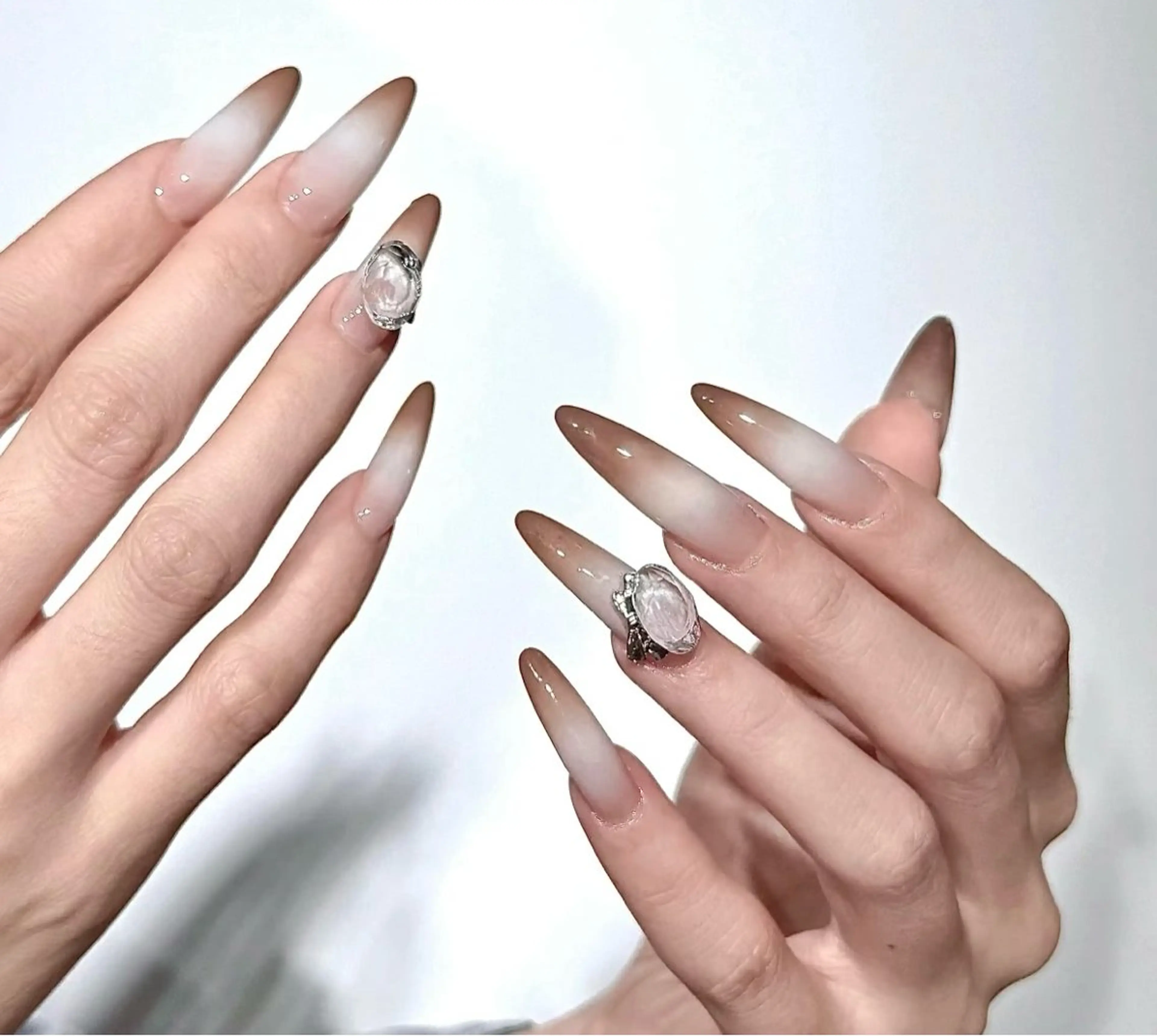 ネイル オーロラネイル フラワーネイル フットネイル フレンチネイル ジェルネイル ハンドネイル BabyYouMi nailのネイルデザイン