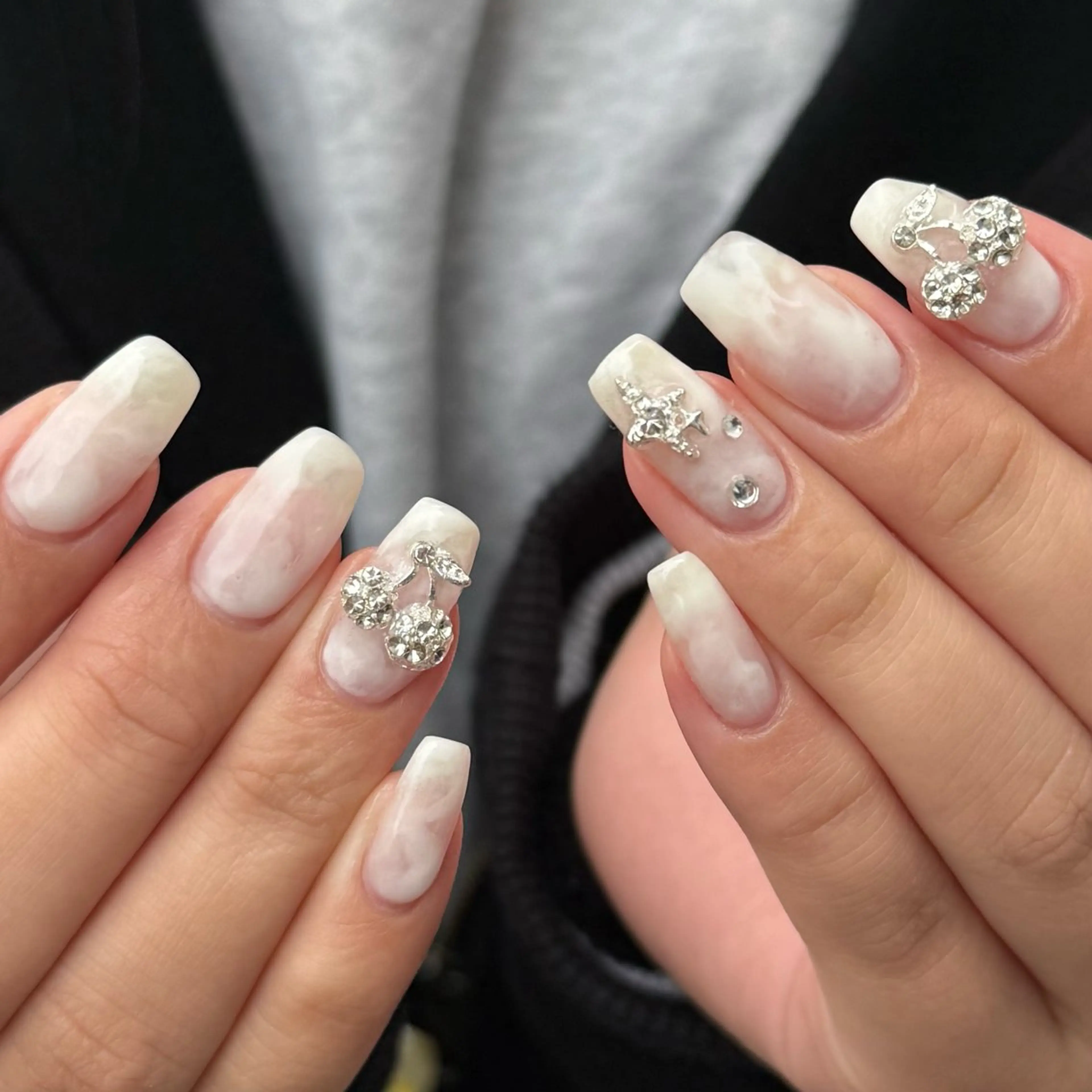 ネイル ハンドネイル 🍒 akariのネイルデザイン