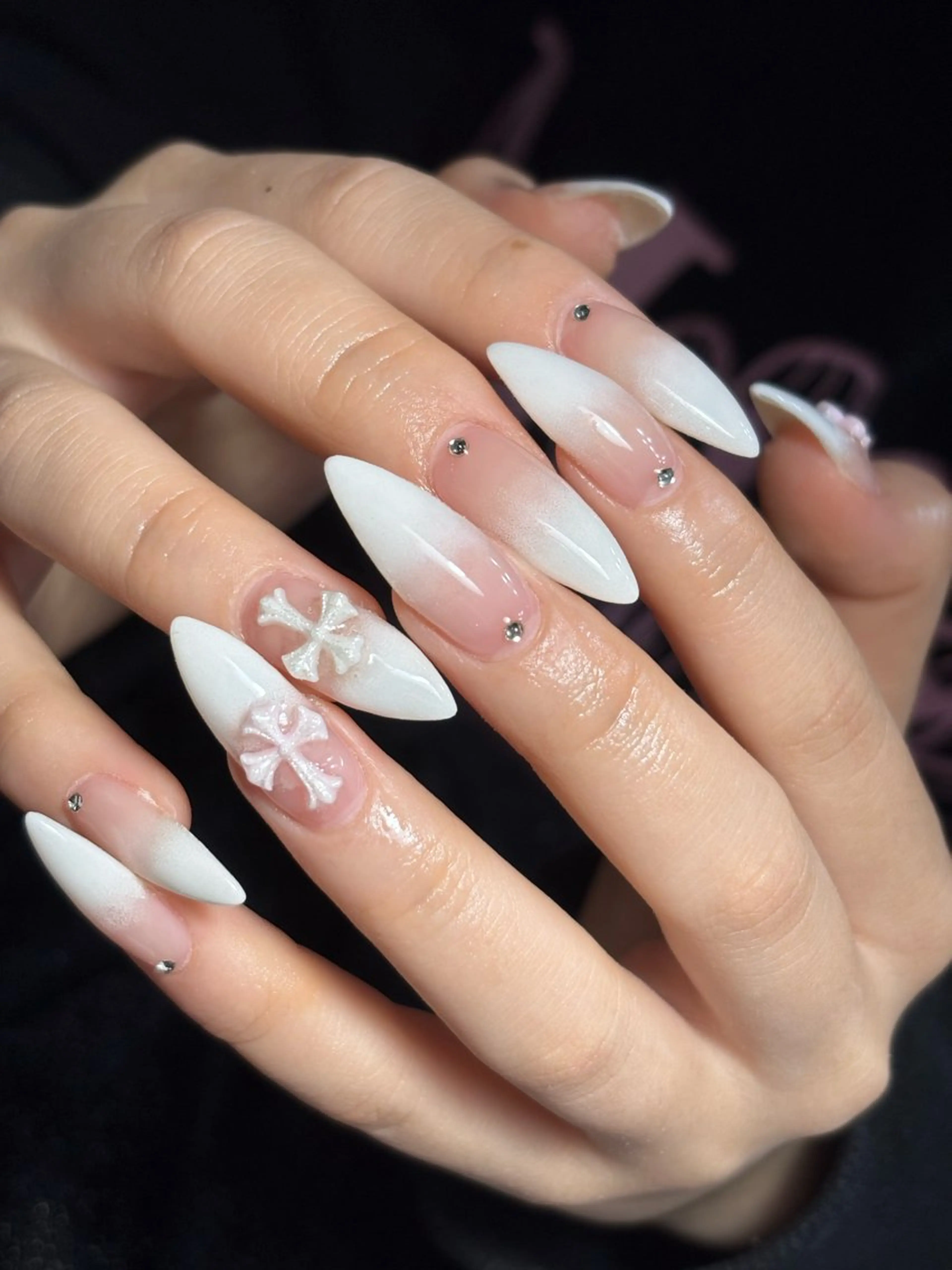 ネイル ハンドネイル フットネイル ✴︎ Delightのネイルデザイン