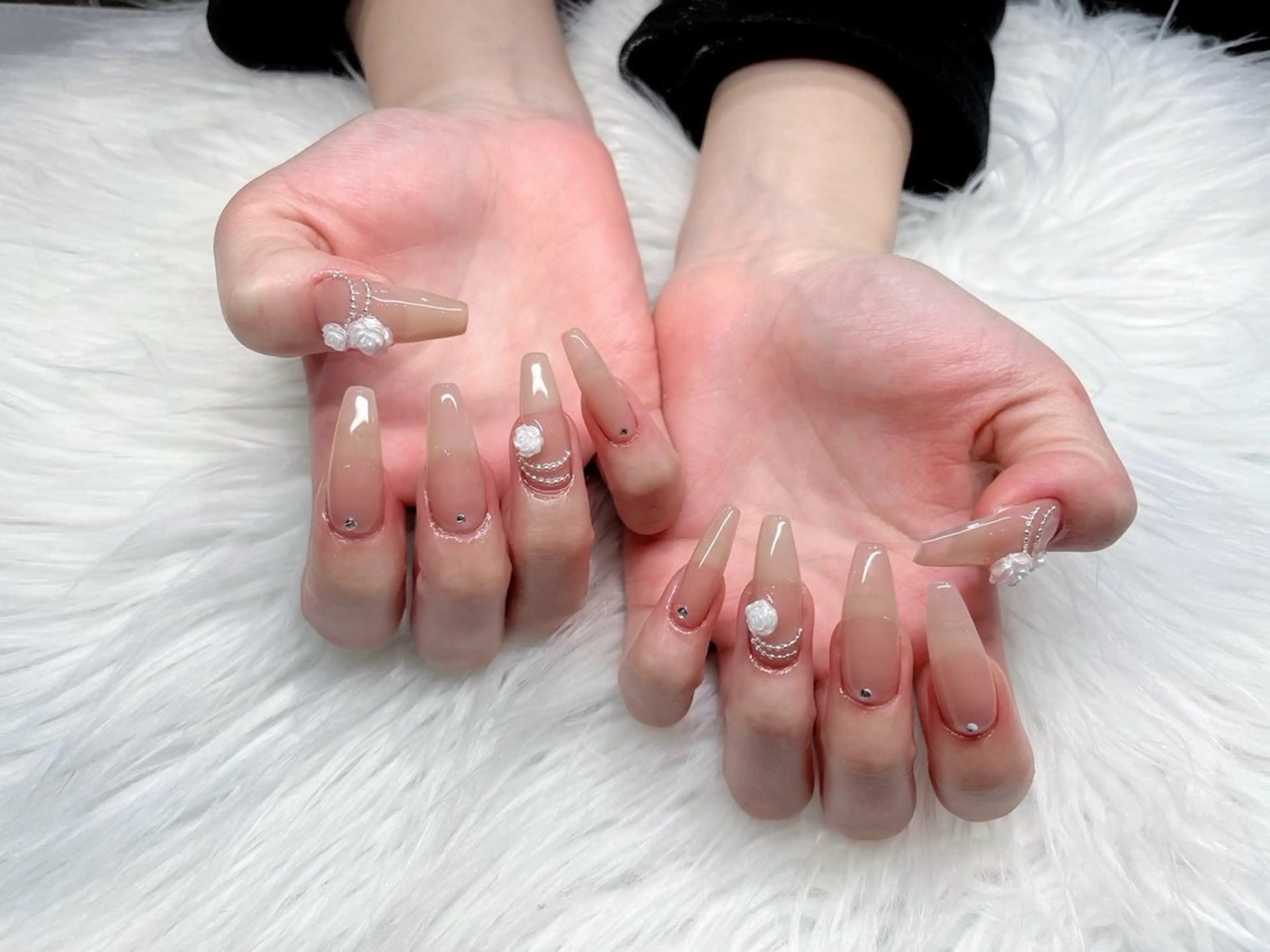 ネイル オーロラネイル チークネイル フレンチネイル ガラスフレンチ ロングネイル ハンドネイル XIMINANAIL SALON堀江店のネイルデザイン