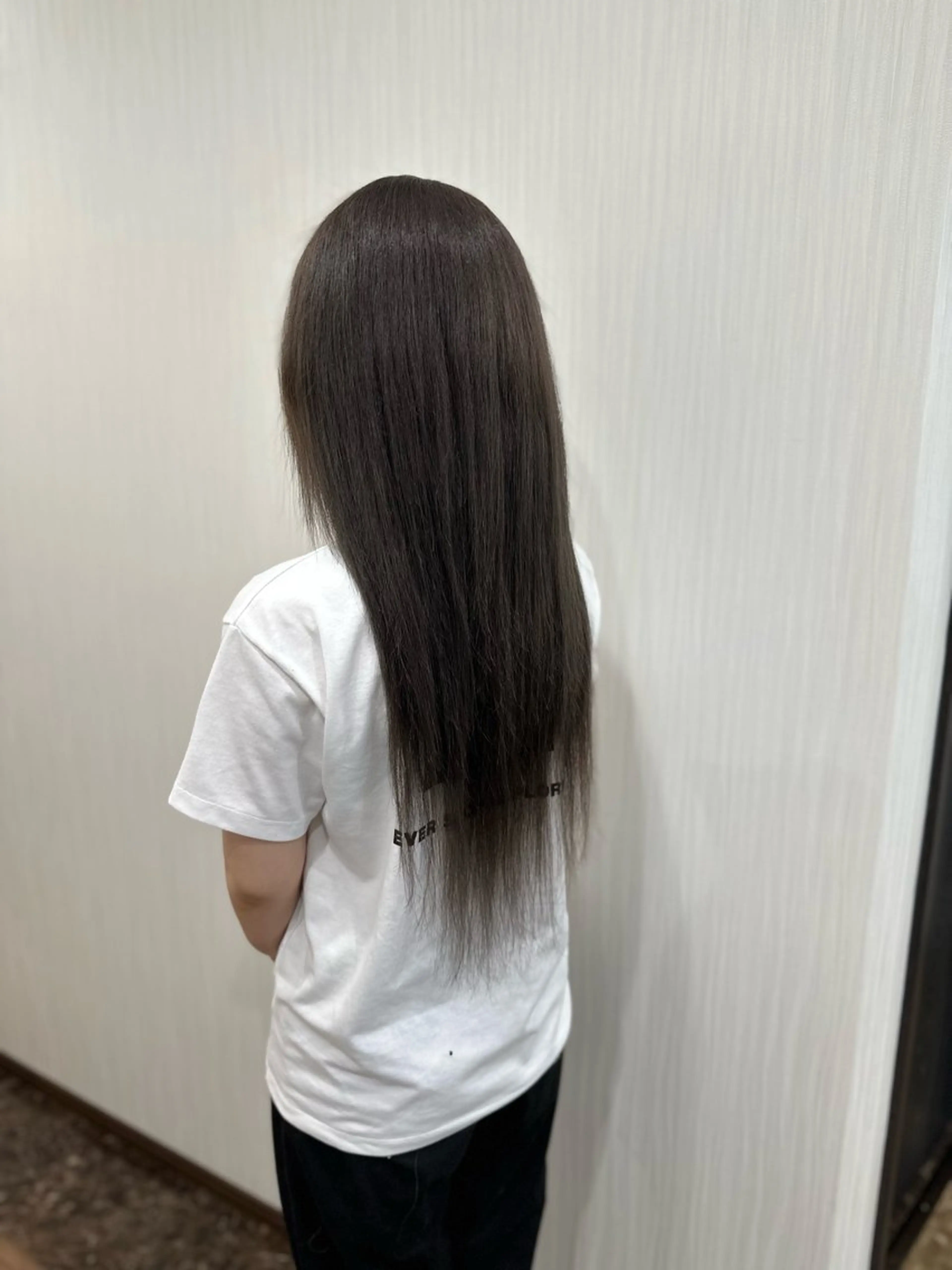 ロング TOMOMI /フロレゾンのヘアスタイル