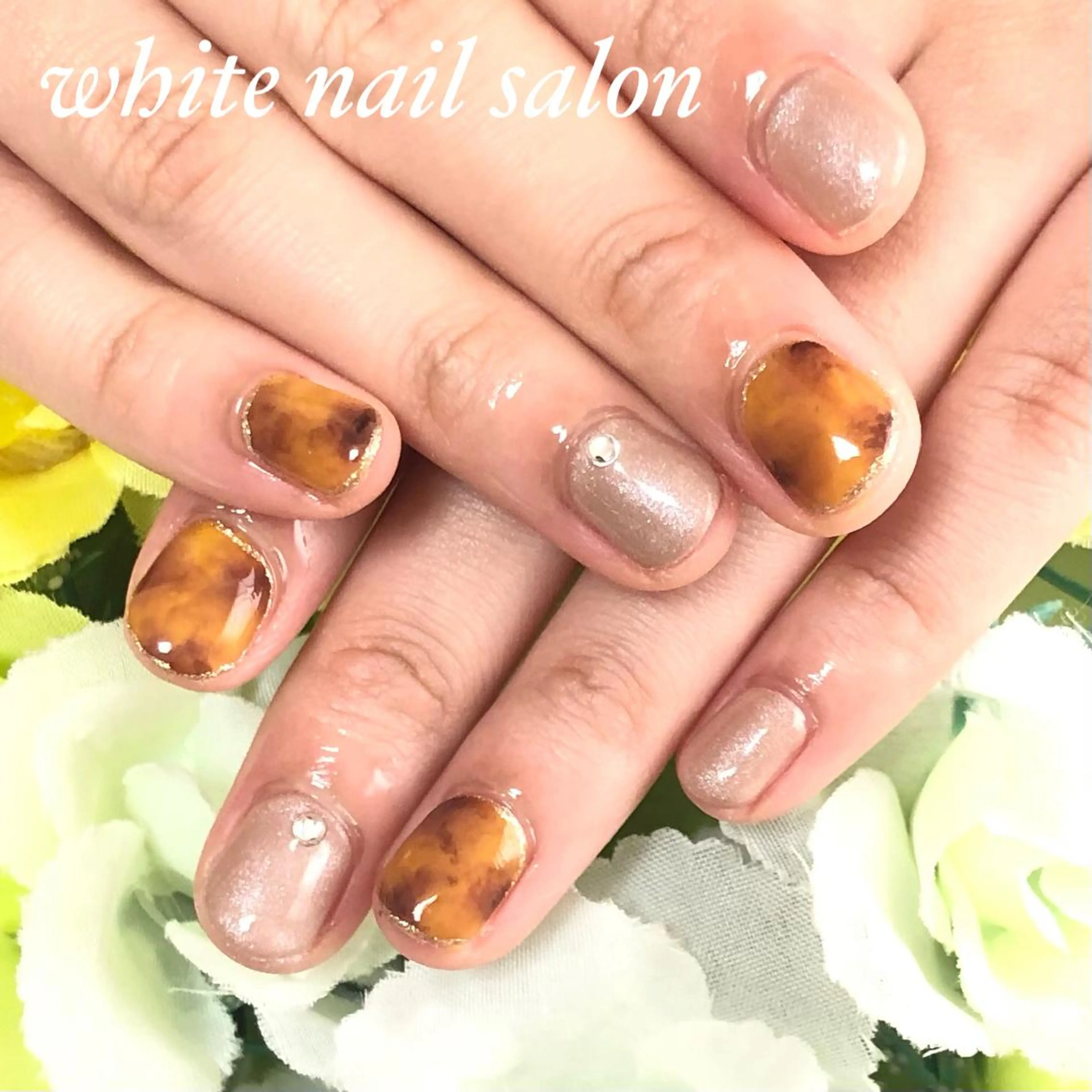 ネイル ジェルネイル ハードジェル 持ち込み ソフトジェル ハンドネイル white nail salonのネイルデザイン