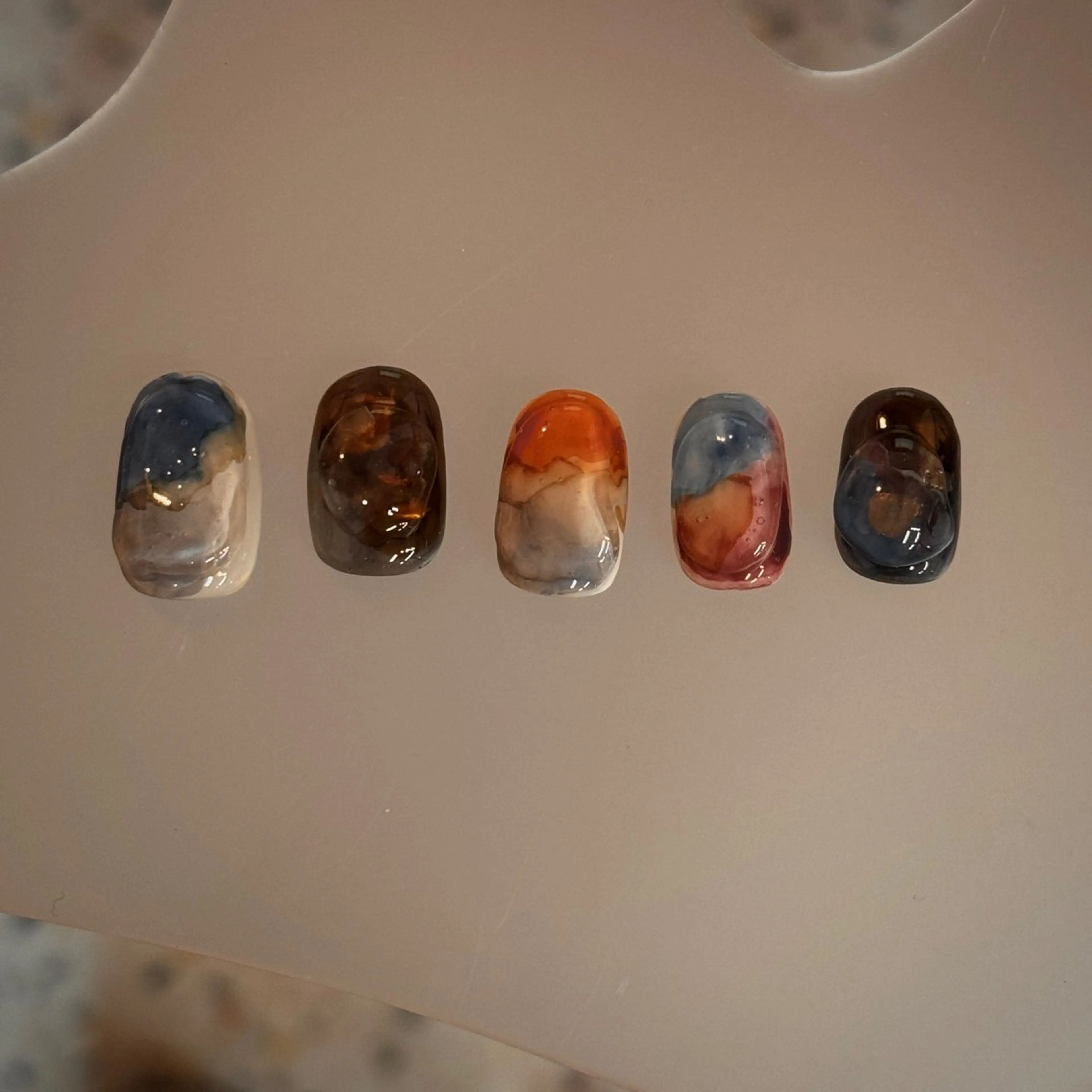 ネイル ニュアンスネイル nail atelier 泡沫 utakata所属・ナカジマミナミ nail &耳つぼのネイルデザイン