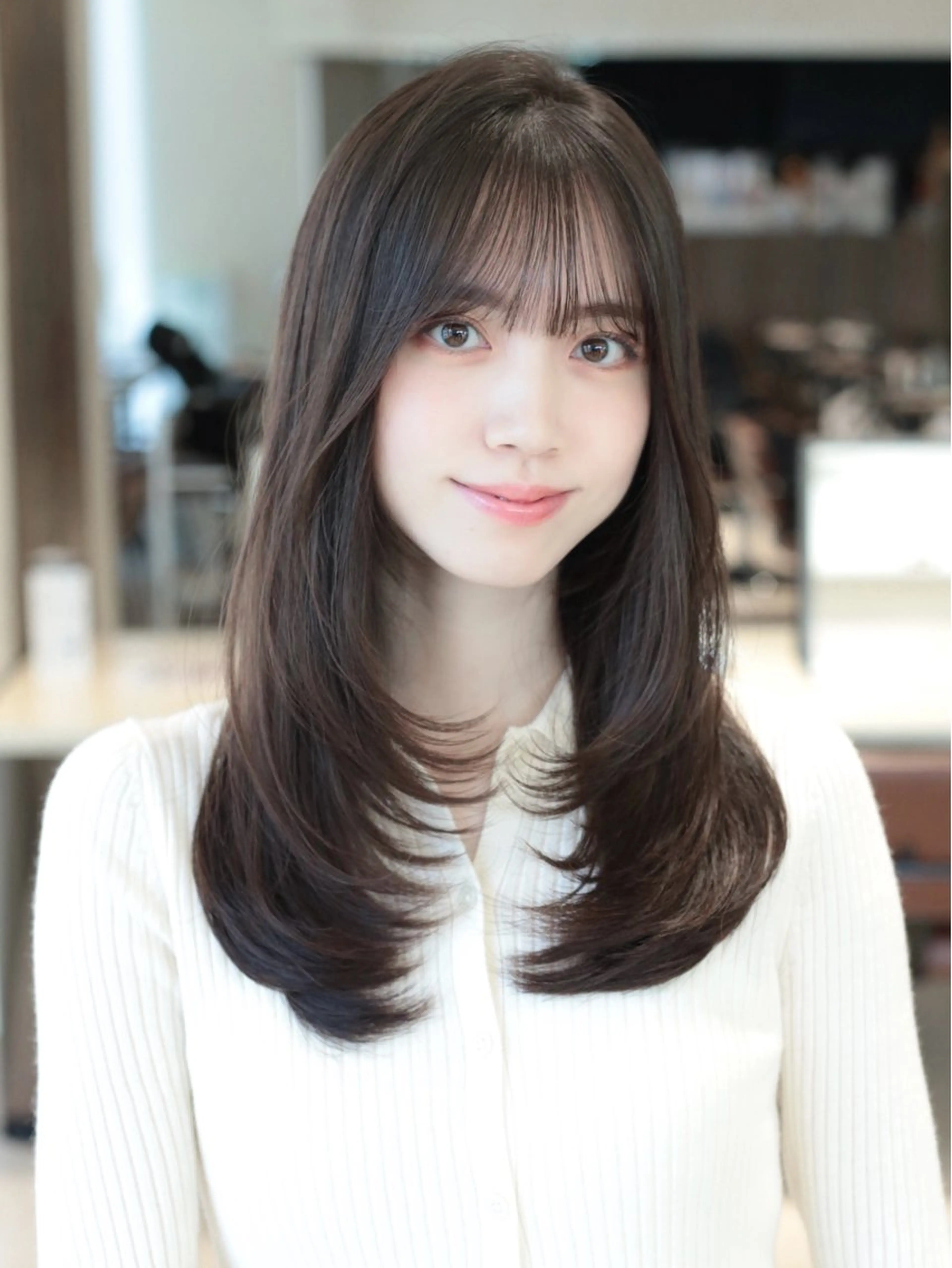 セミロング カラー レイヤーカット カット ヘアカラー トリートメント レイヤー/顔周り /透明感🩶高橋大のヘアスタイル