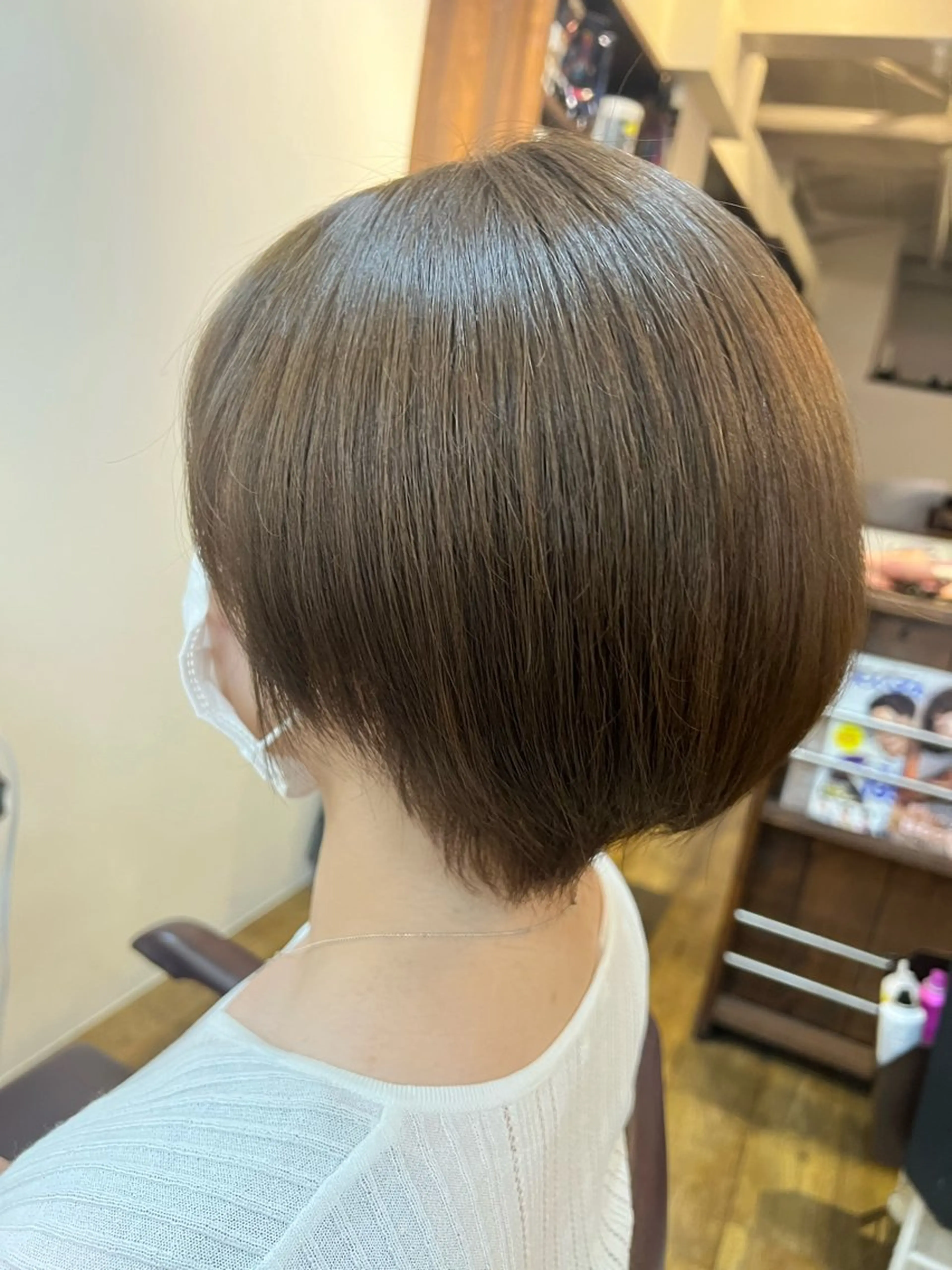 ショート カラー ベージュカラー オリーブベージュ 大西 碧海のヘアスタイル