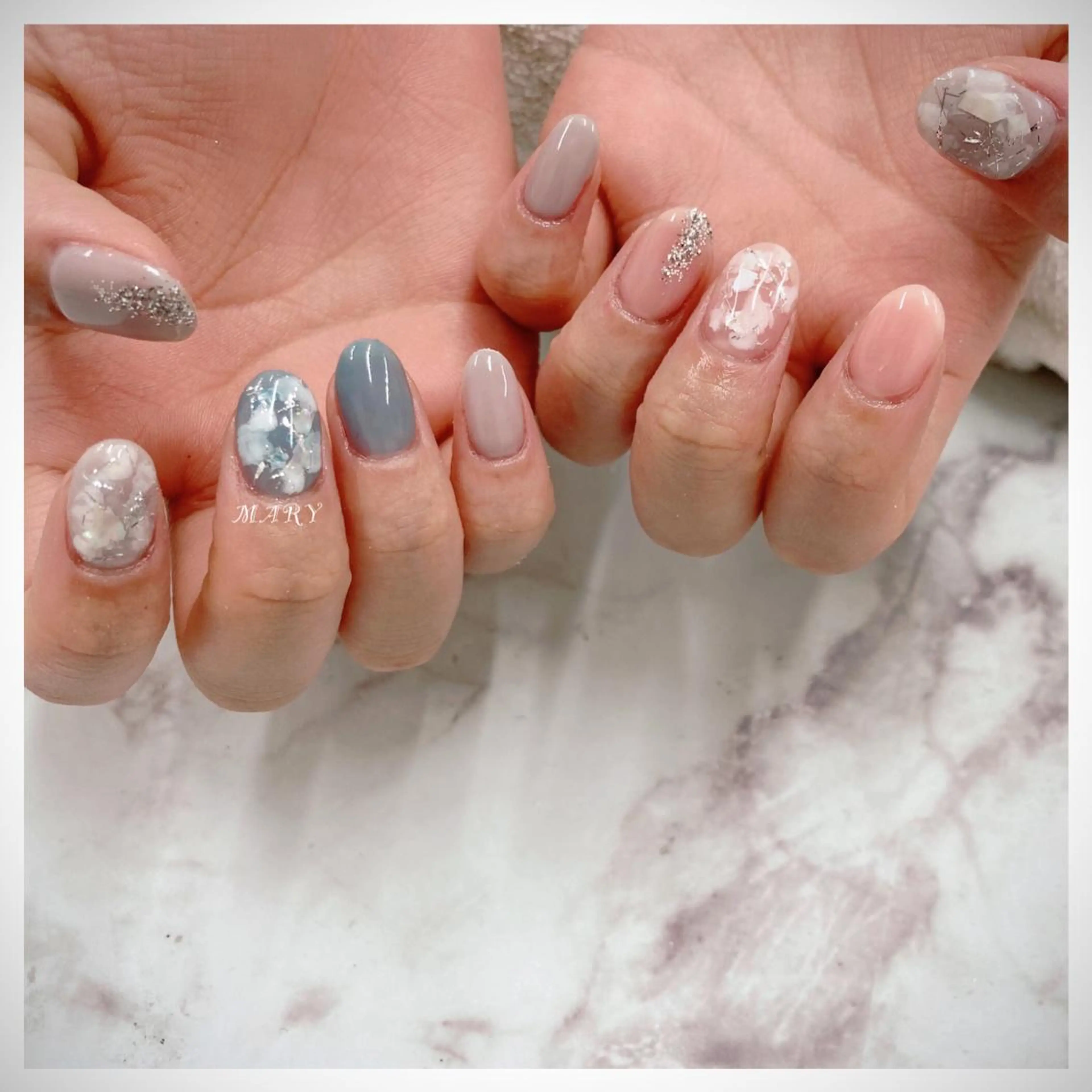 ネイル ブルー キラキラネイル ニュアンスネイル ワンカラーネイル ピンク ハンドネイル Mary nail所属・Mary nail .narumiのネイルデザイン