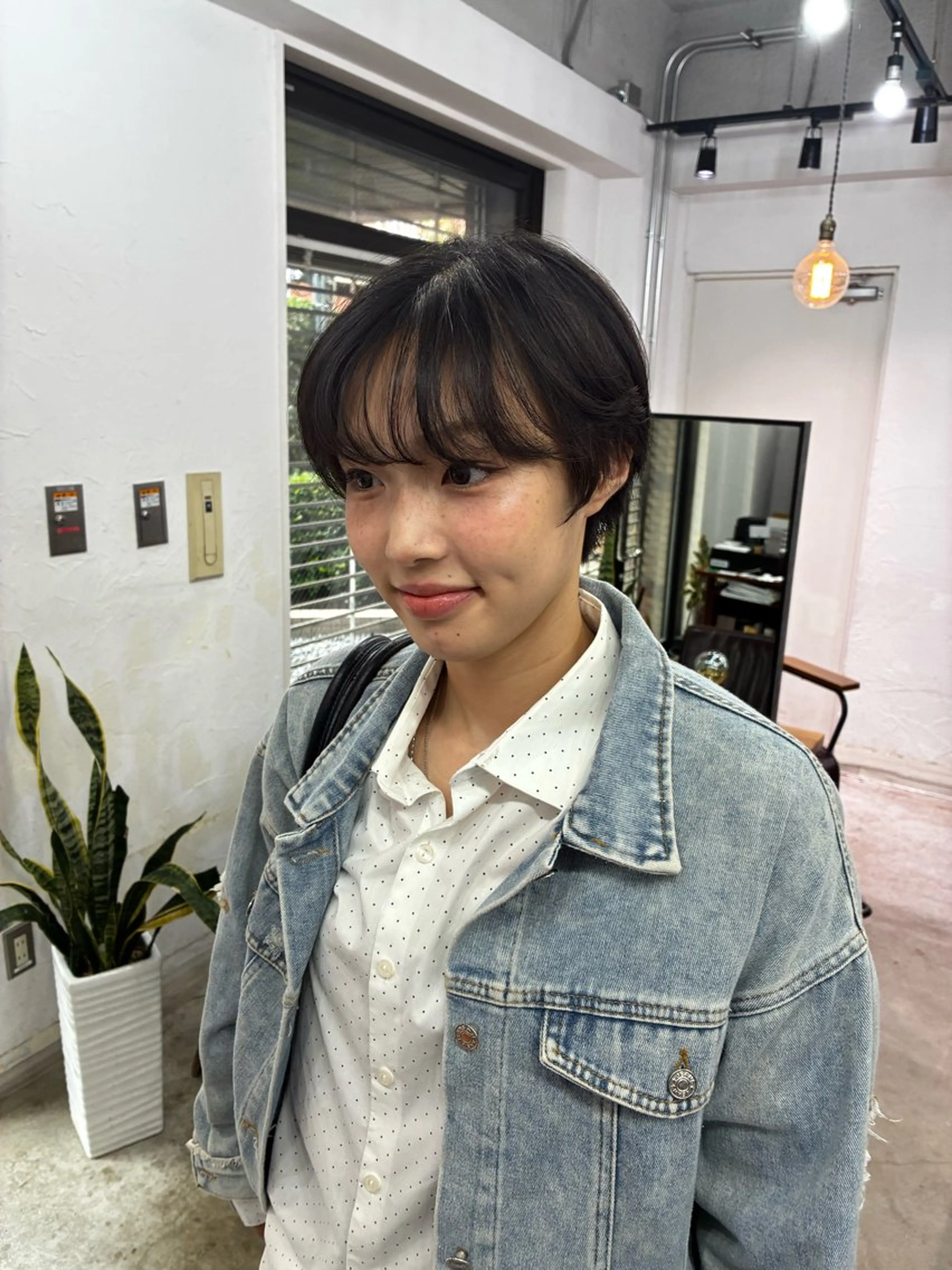 ショート カット 佐藤 芽衣のヘアスタイル