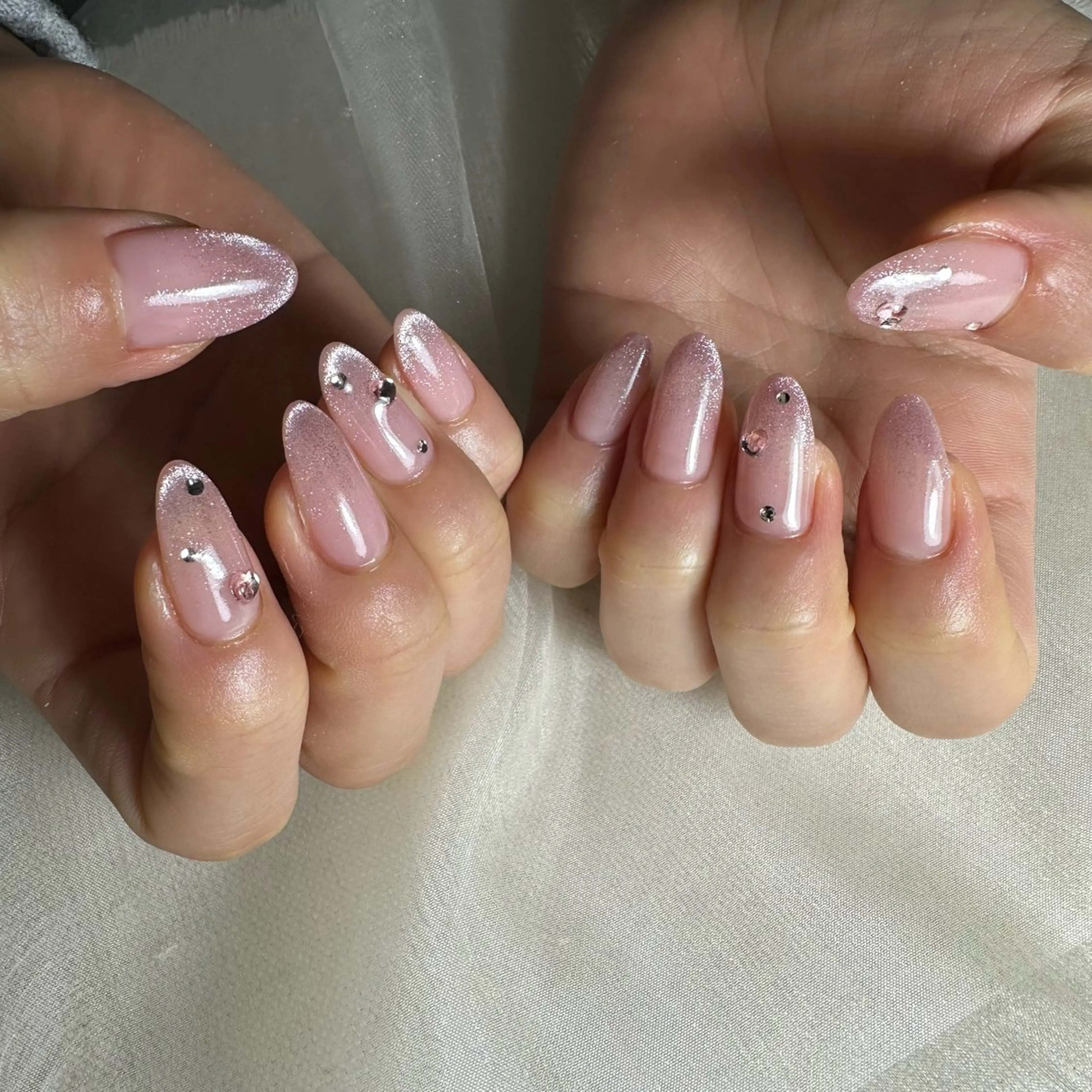 ネイル ハンドネイル repos~ルポ~所属・里見 麗のネイルデザイン