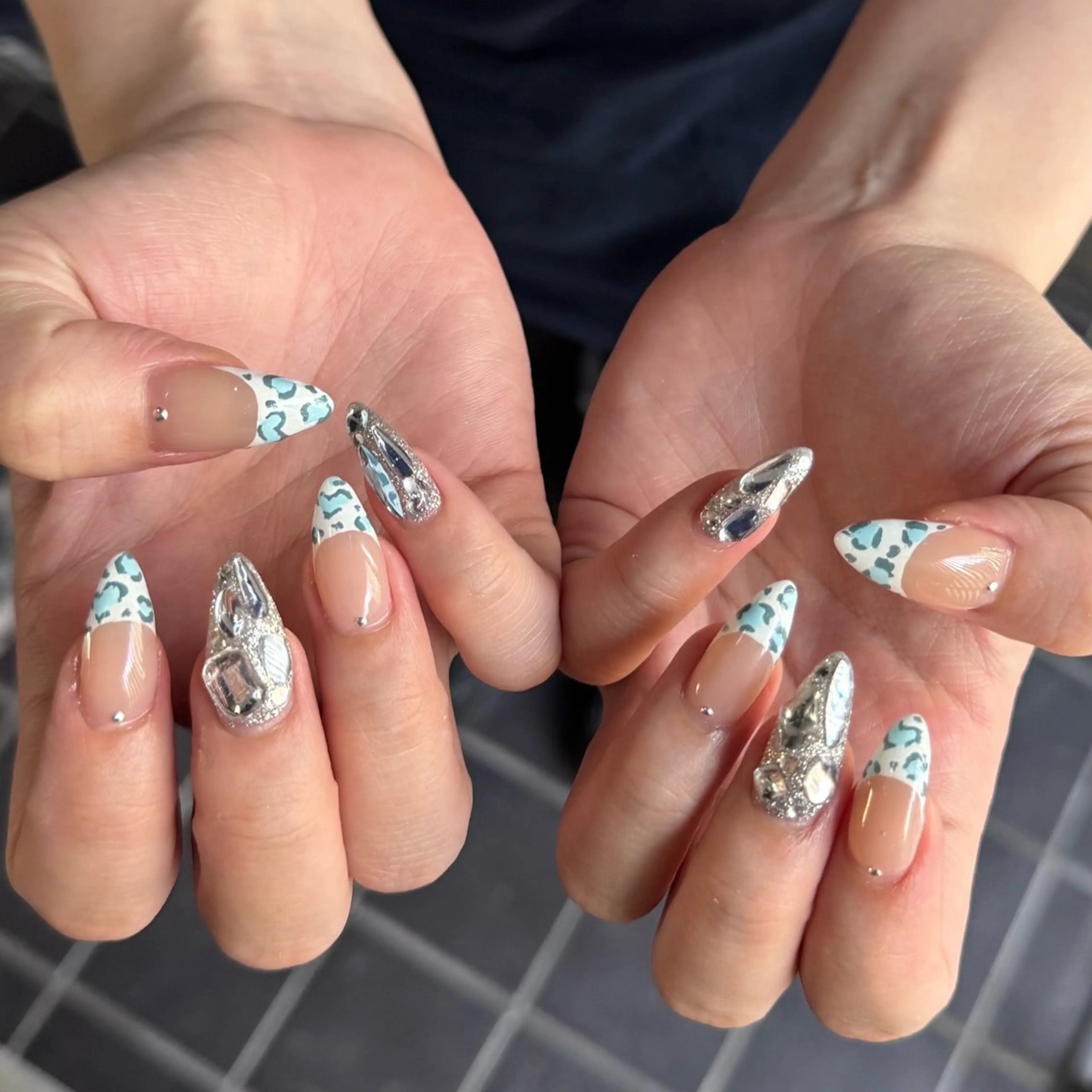 ショート 小川 柚香のネイルデザイン