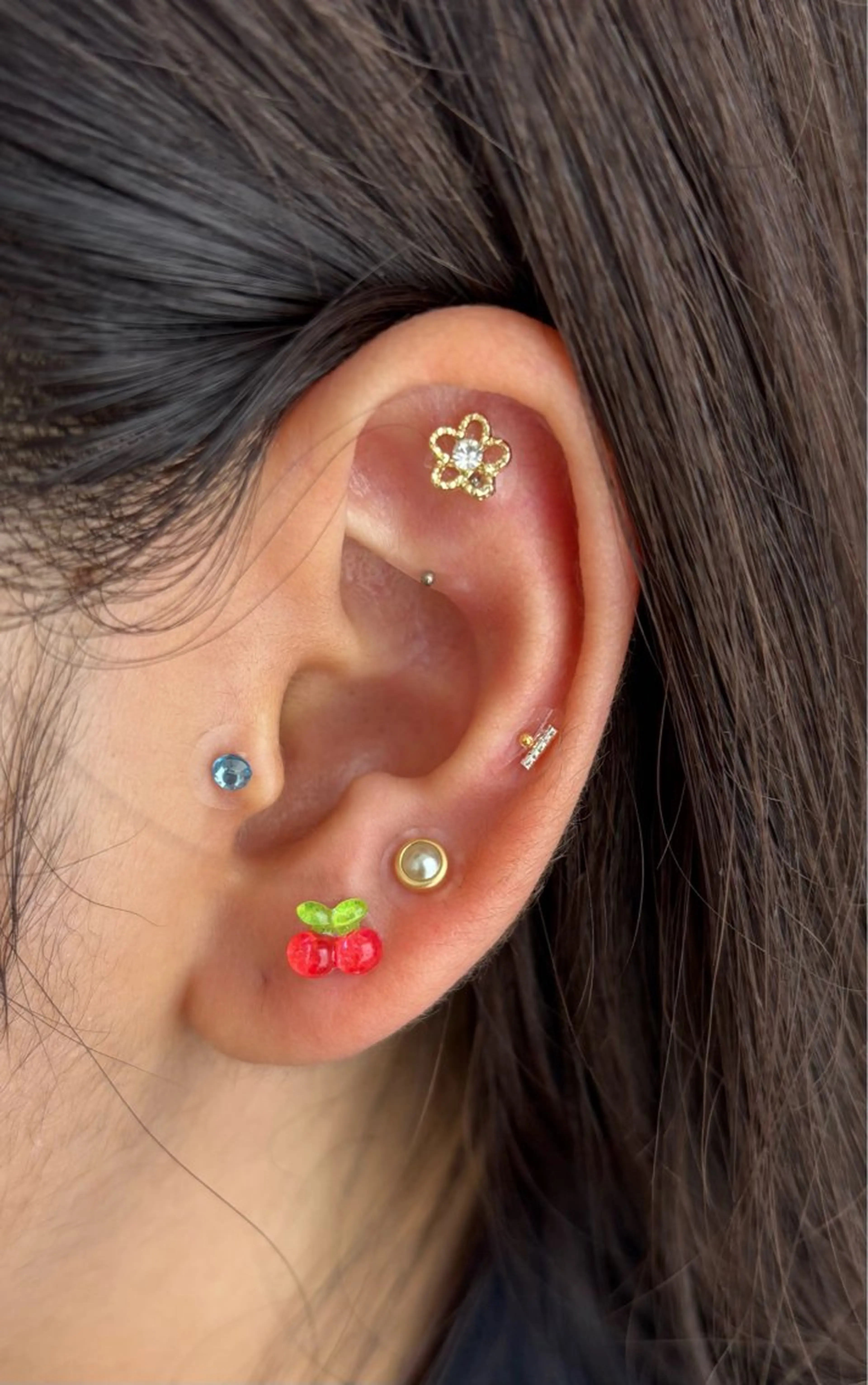 🆕可愛くオシャレに健康＋美容サポート♪【両耳パーツあり15個まででオシャレ好きさんにオススメ！】耳ツボジュエリー👂✨の写真