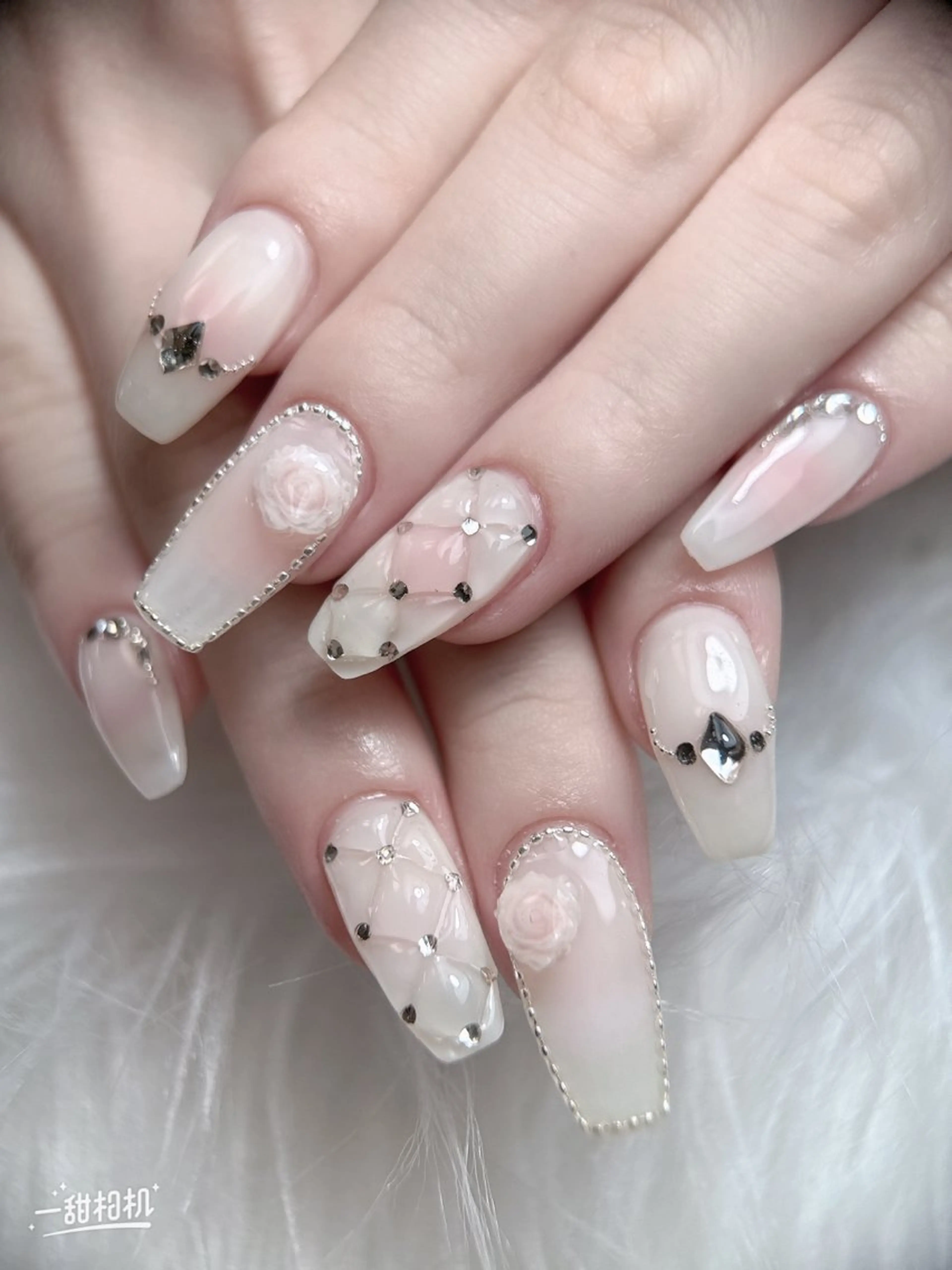 ネイル フレンチネイル グラデーション 韓国ネイル マグネットネイル ミラーネイル ハンドネイル Vp ネイルのネイルデザイン