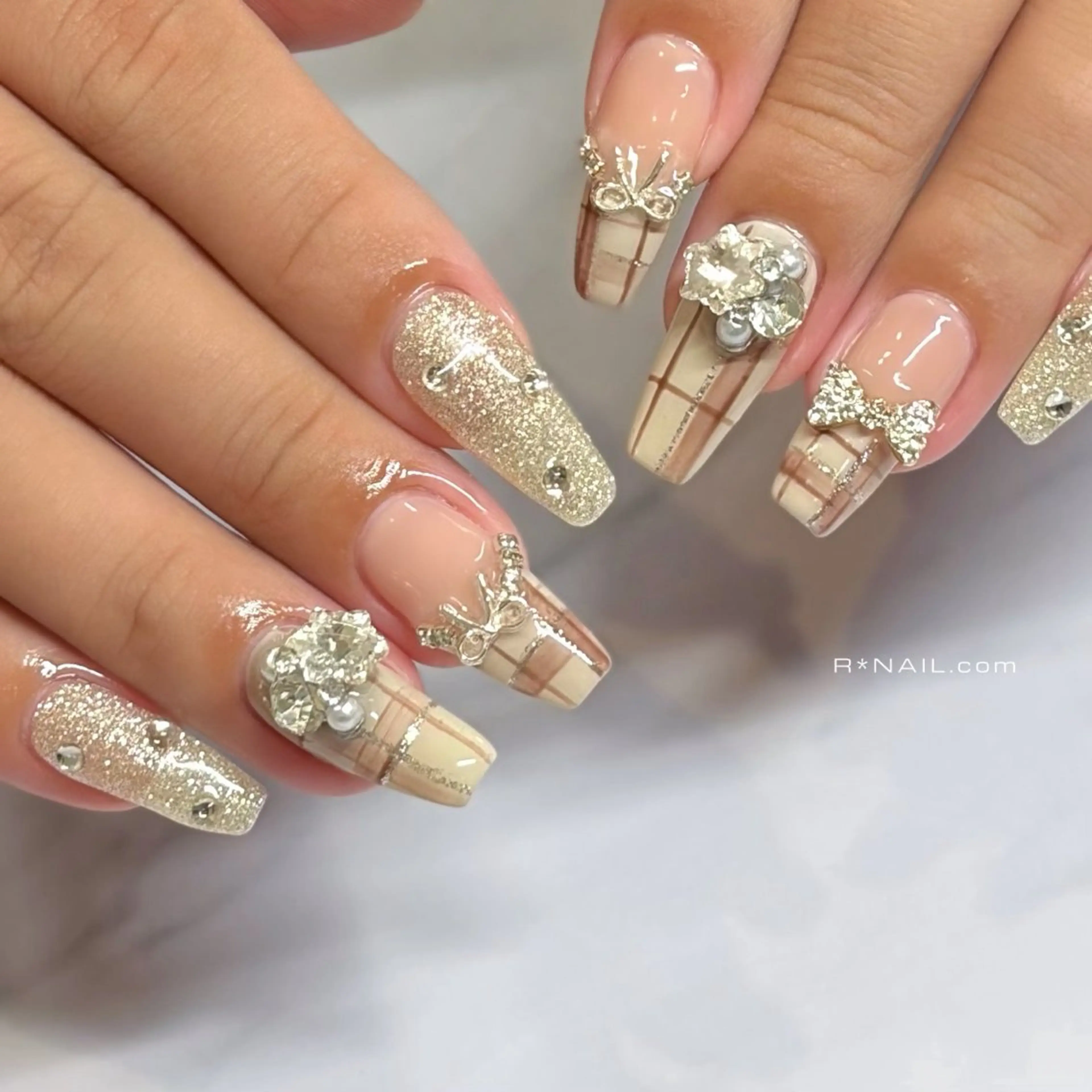 ネイル 冬ネイル ハンドネイル Riona / R*NAIL.comのネイルデザイン