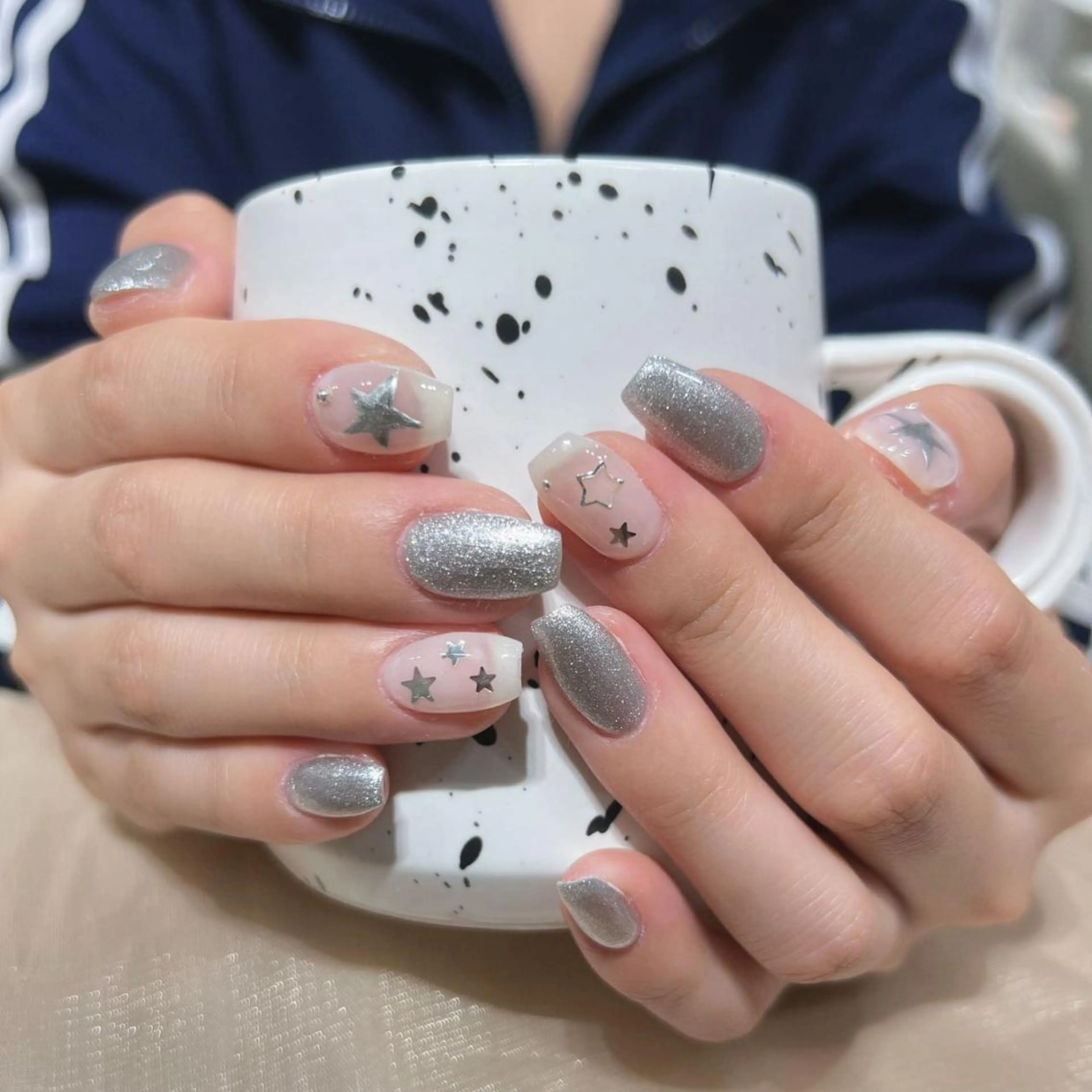 ネイル シンプルネイル Queens テイのネイルデザイン