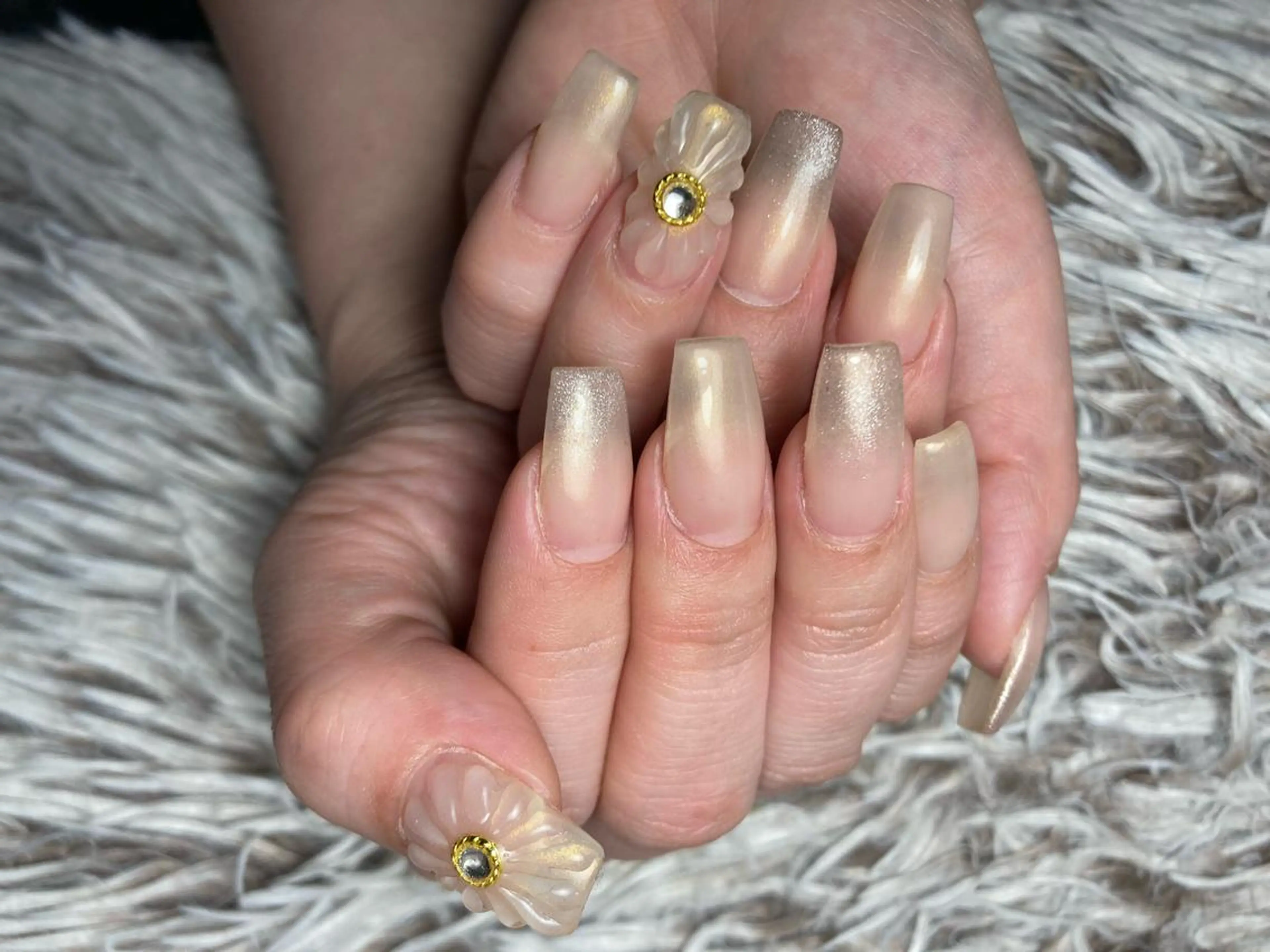 セミロング ネイル ハンドネイル ✴︎ Delightのネイルデザイン