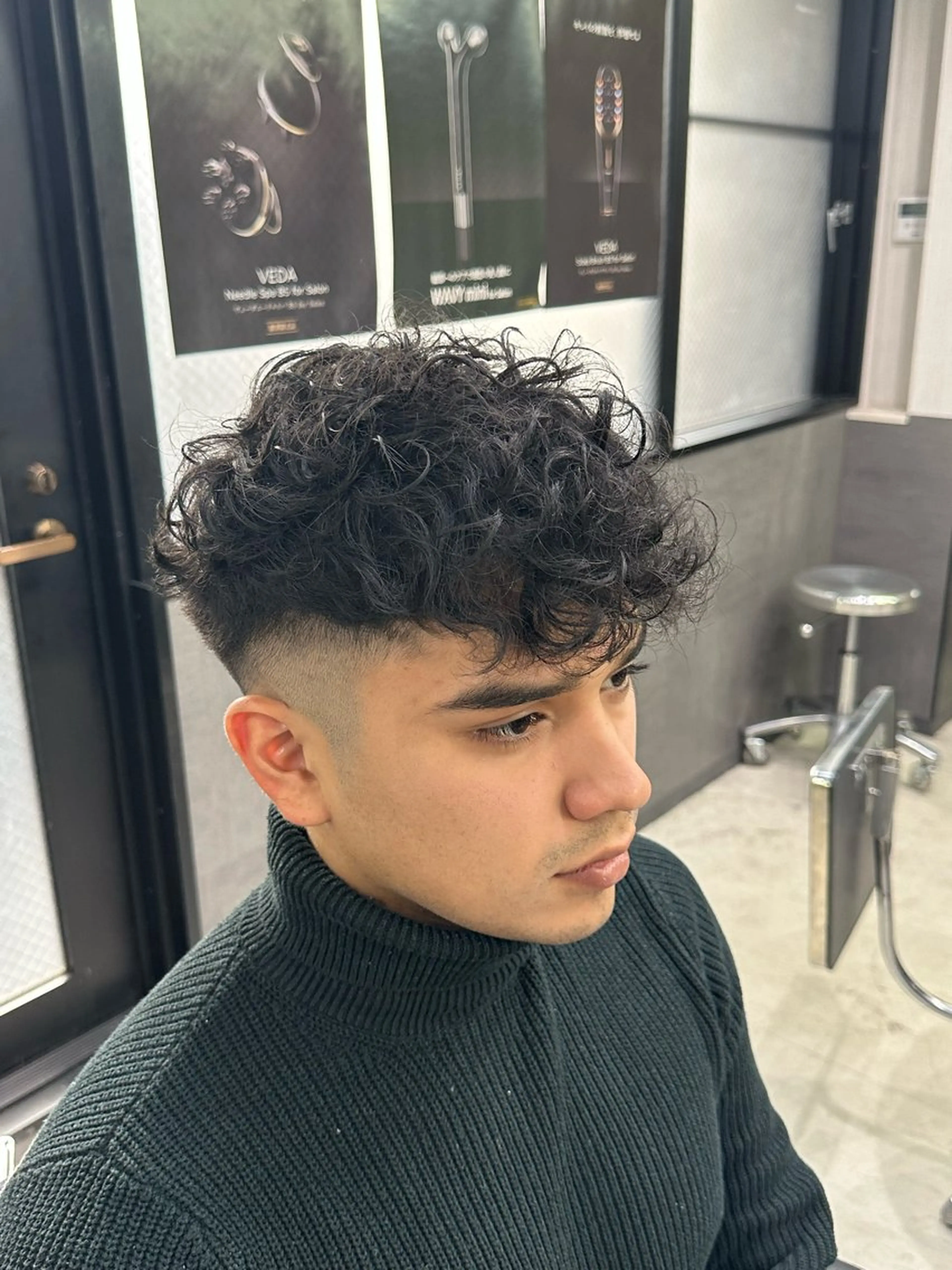 ショート パーマ メンズ フェードカット スキンフェード スペインカール SHUHEY💎 髪質改善✨のヘアスタイル