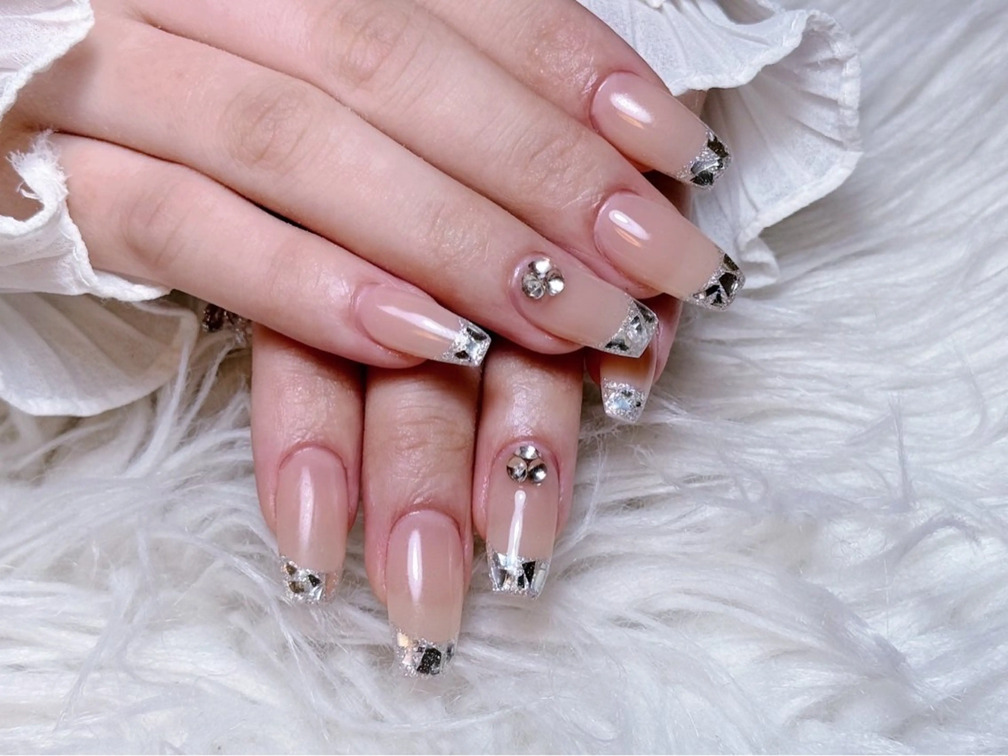 ネイル チークネイル 長さ出し フラワーネイル フレンチネイル ガーリー ハンドネイル NEW NAIL 池袋のネイルデザイン