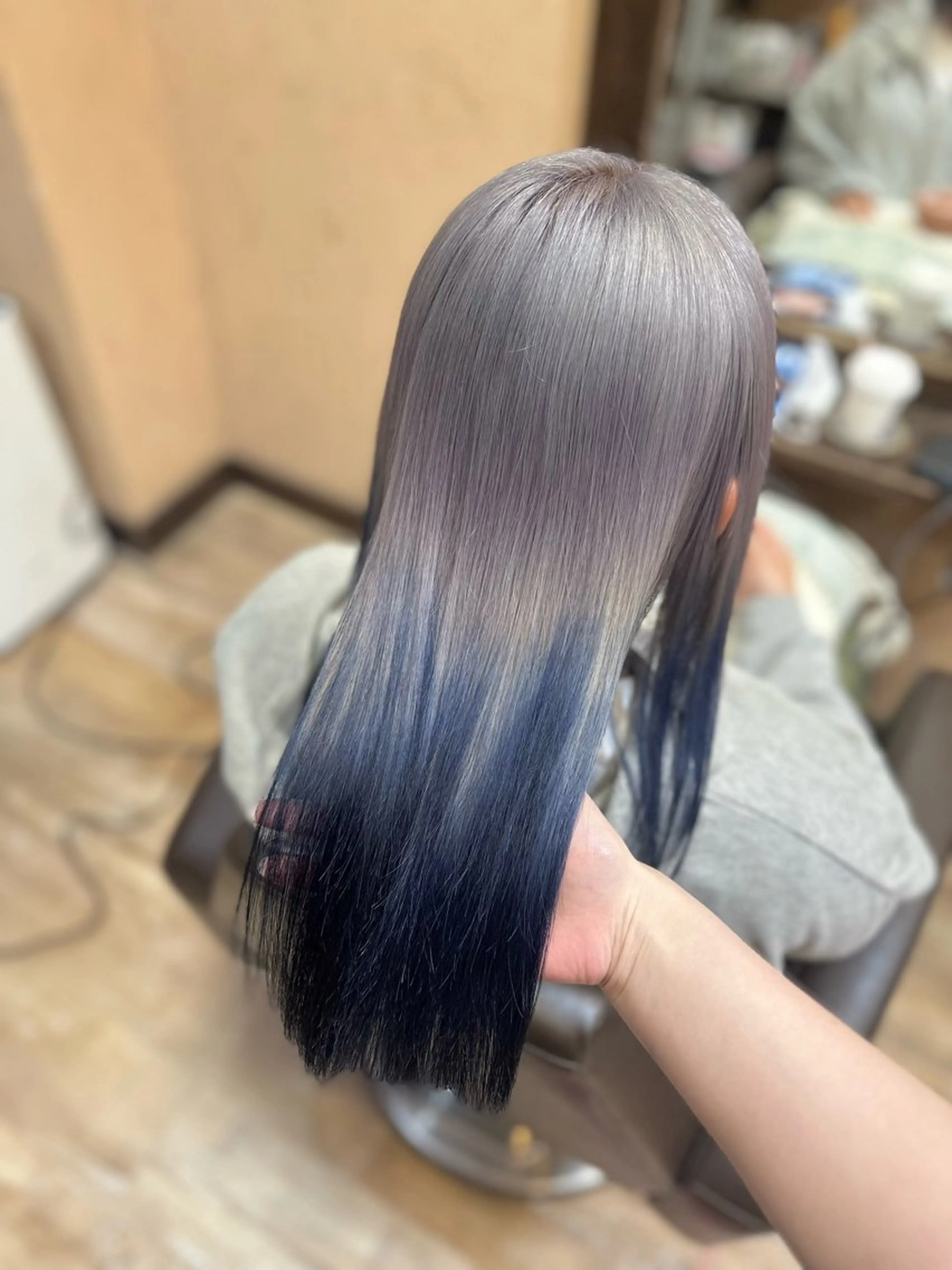 ミディアム カラー デザインカラー ヘアカラー ブリーチ🩵レイヤー Maho🐻‍❄️のヘアスタイル