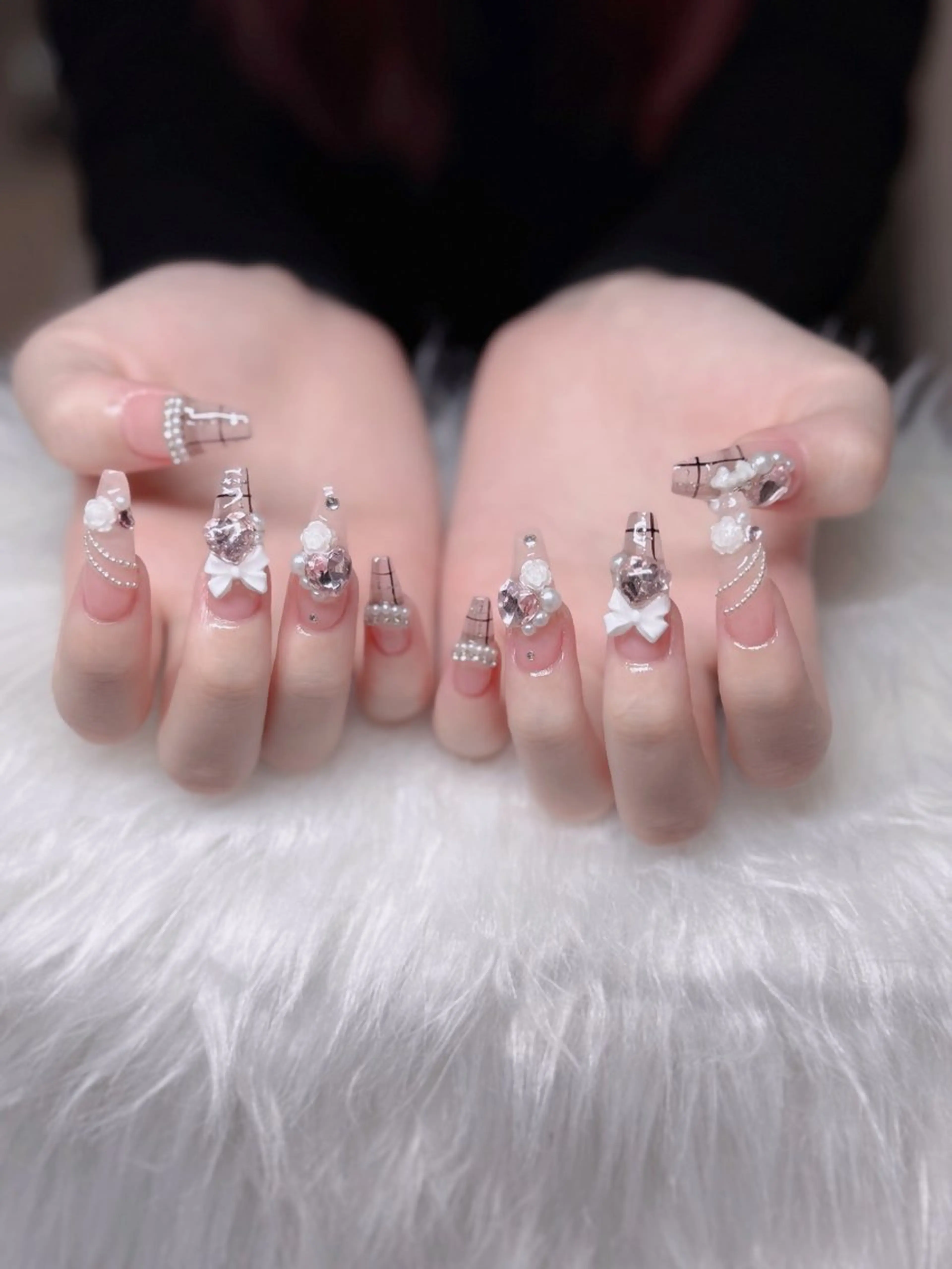 ネイル オーロラネイル フレンチネイル ジェルネイル ハロウィン キラキラネイル H.baby Nail Salonのネイルデザイン