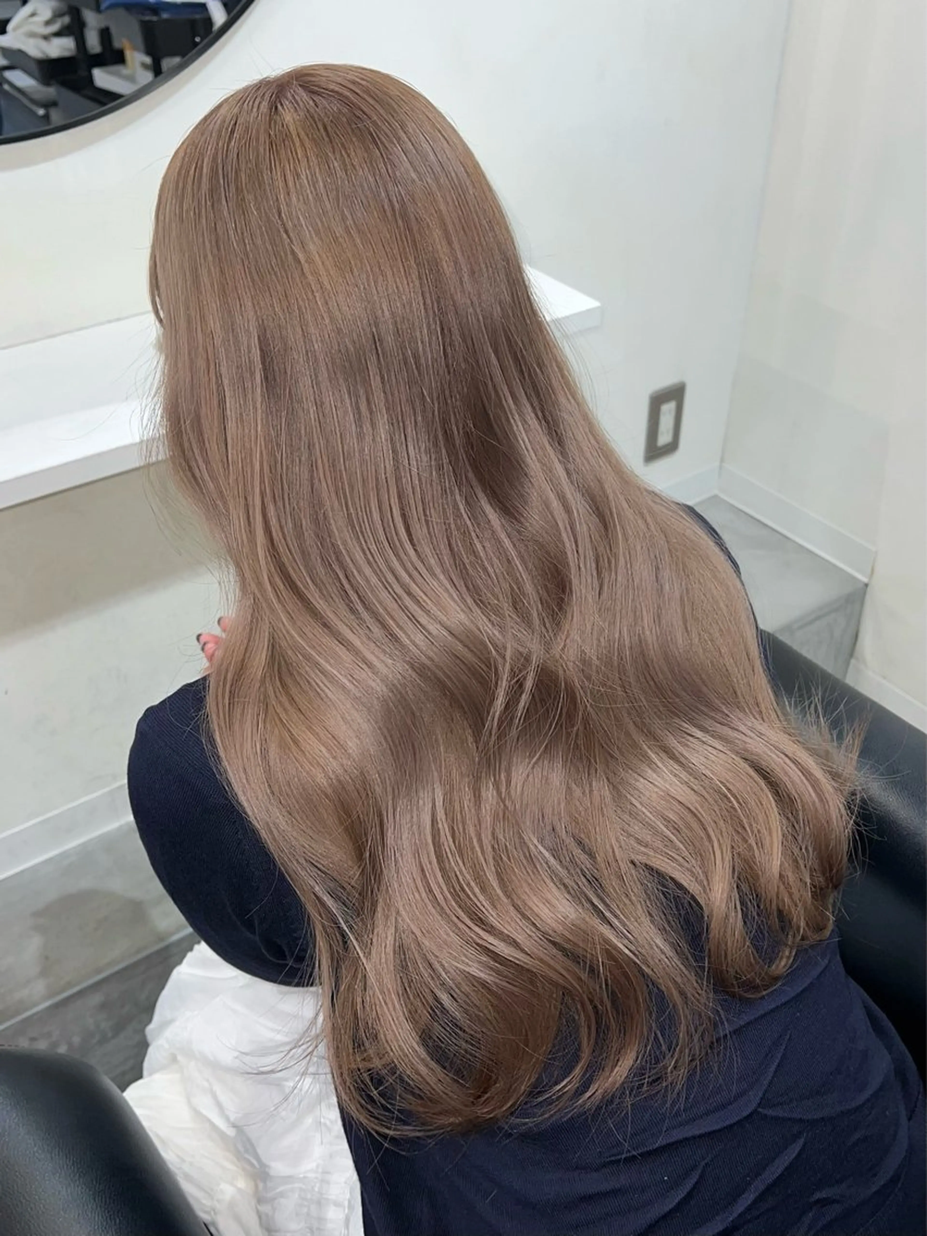 【bleach+color】ブリーチをしたあとにカラーを塗るダブルカラーです。の写真