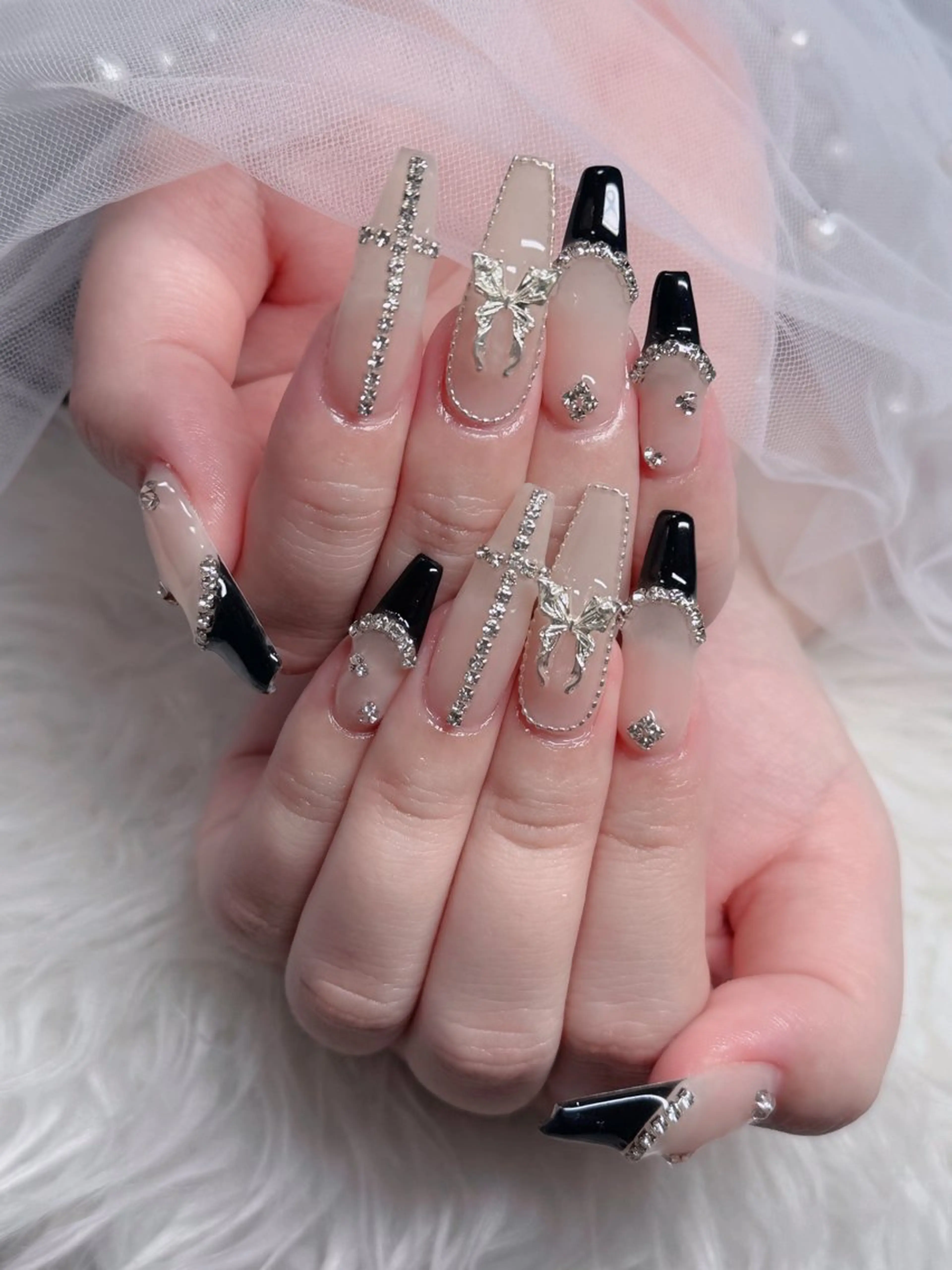 ネイル オーロラネイル フレンチネイル ジェルネイル ハロウィン キラキラネイル ハンドネイル H.baby Nail Salonのネイルデザイン