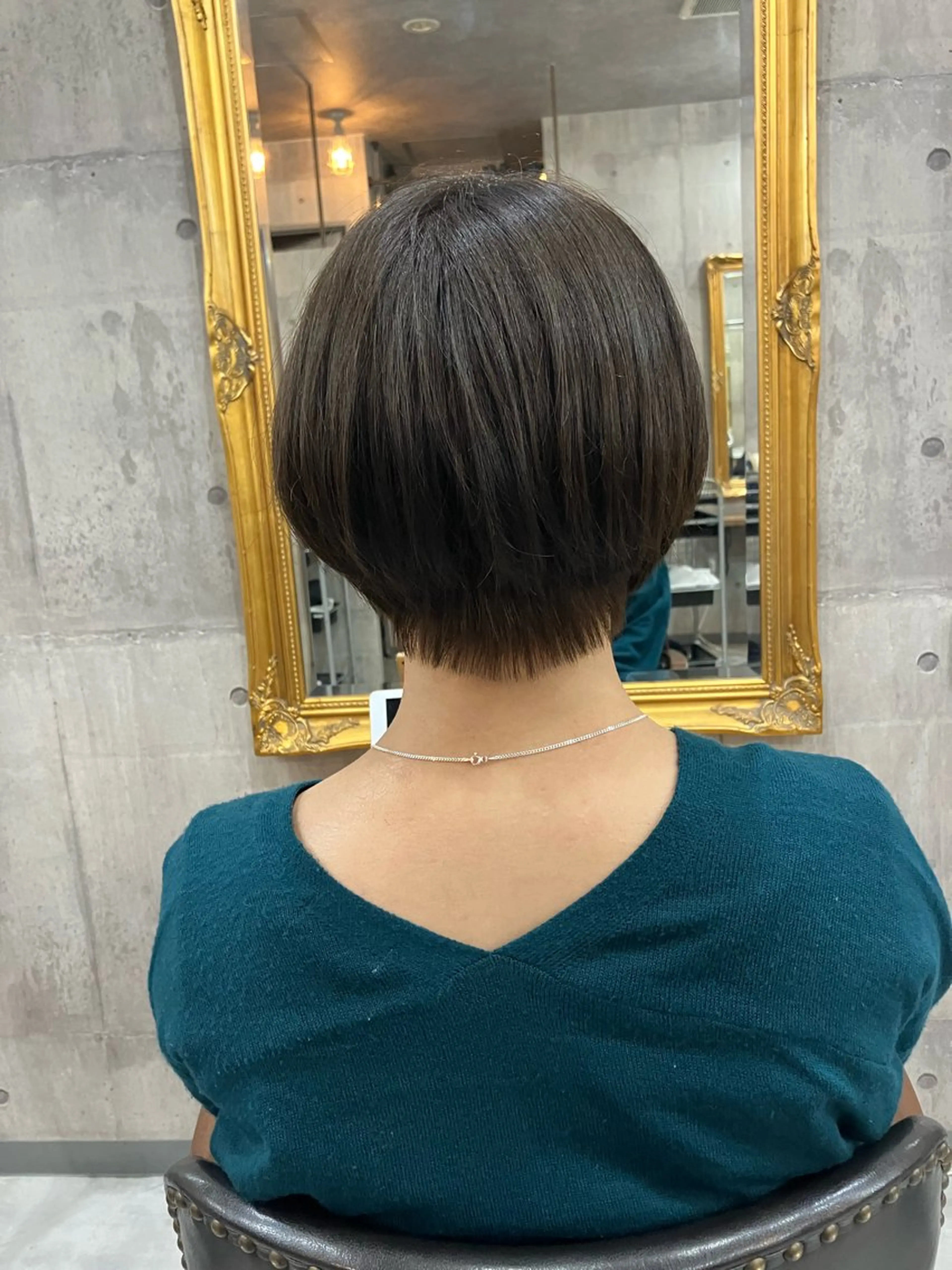 ショート ショートボブ ボブ くびれヘア ショートヘア カット ヘアカラー トリートメント HAIR BASE ZAWAWA所属・レイヤー/ブリーチ｜ 特殊パーマ/赤澤のヘアスタイル