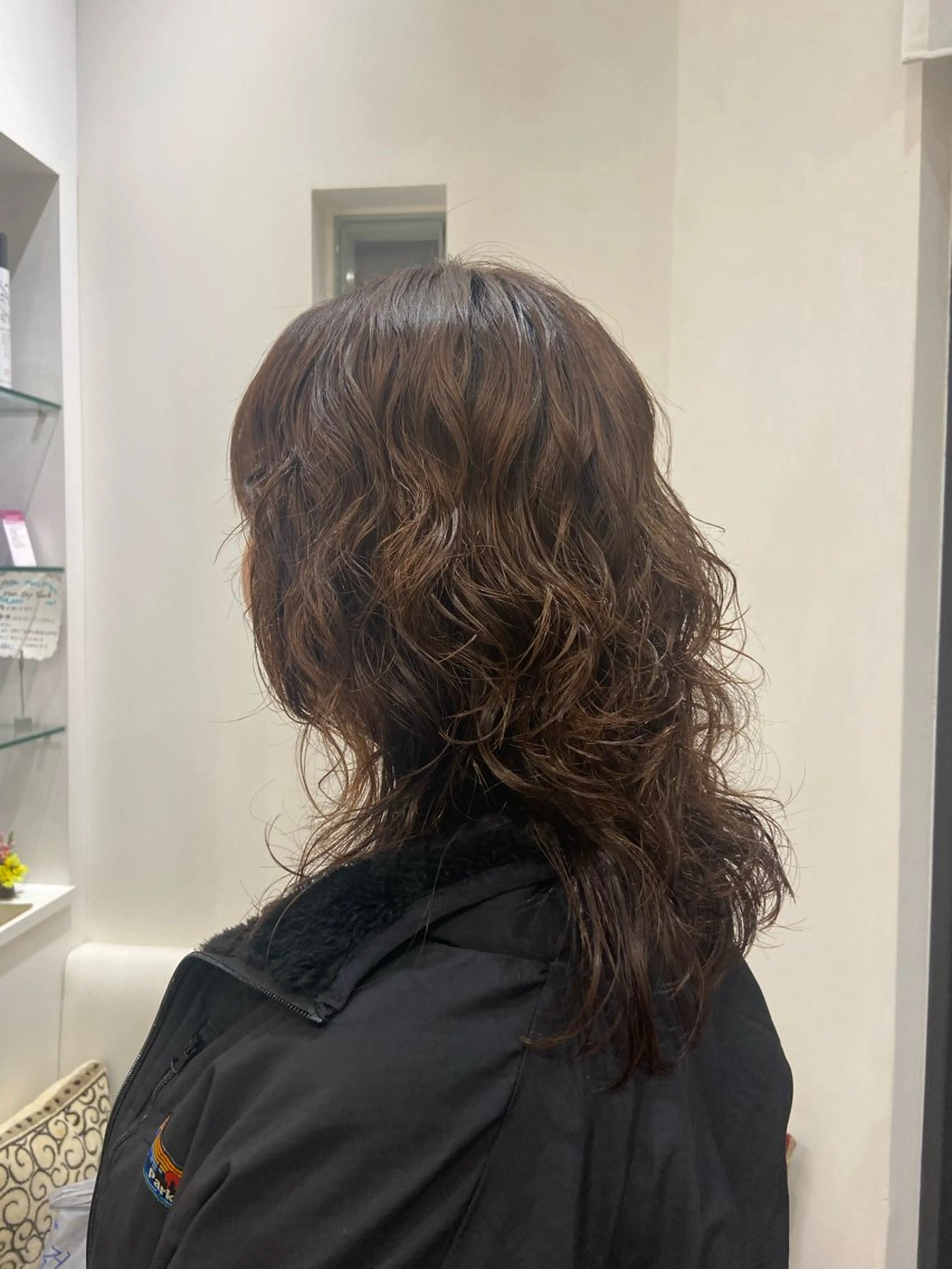 セミロング パーマ セミロングパーマ ウルフカット atelier doux dimanche（アトリエ・ドゥー・ディマンシュ）所属・Fukamiレイヤー 透明感カラーのヘアスタイル