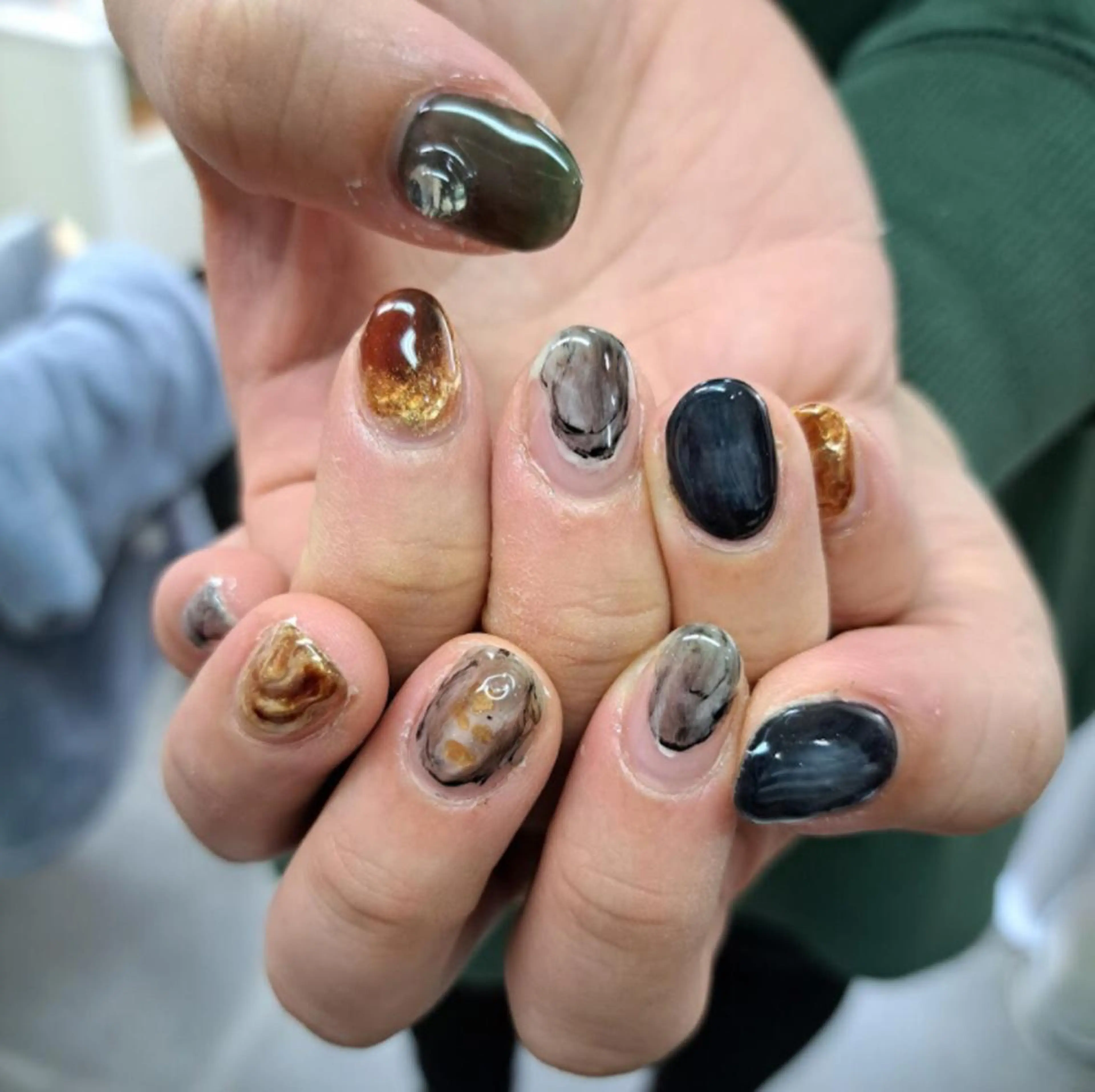 ネイル アートネイル ブラウン ジェルネイル ミラーネイル ニュアンスネイル nailstudio eviz新宿店のネイルデザイン