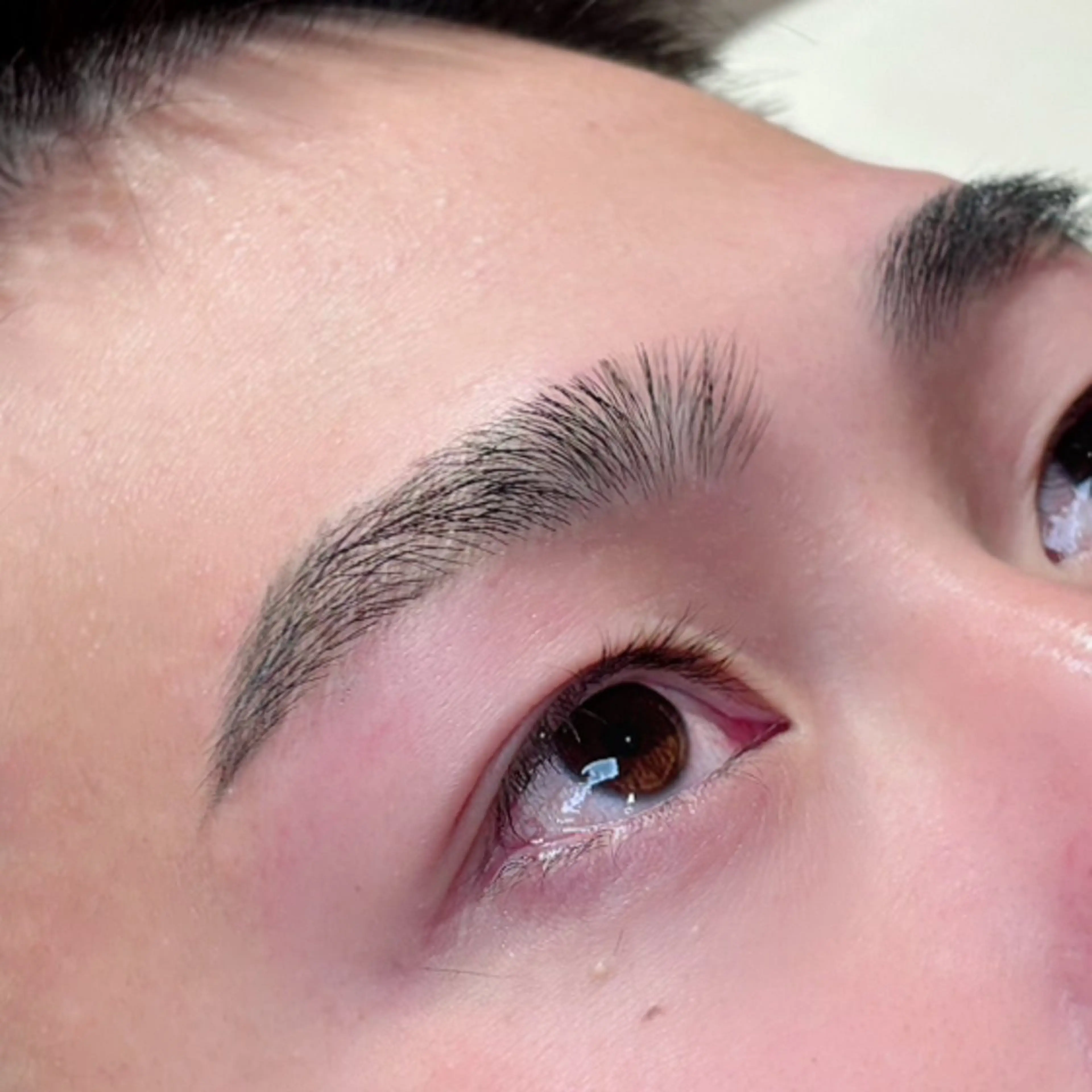 メンズ アイブロウ メンズアイブロウ シュールシル町田店所属・シュールシル町田店 松井のマツエク・マツパデザイン