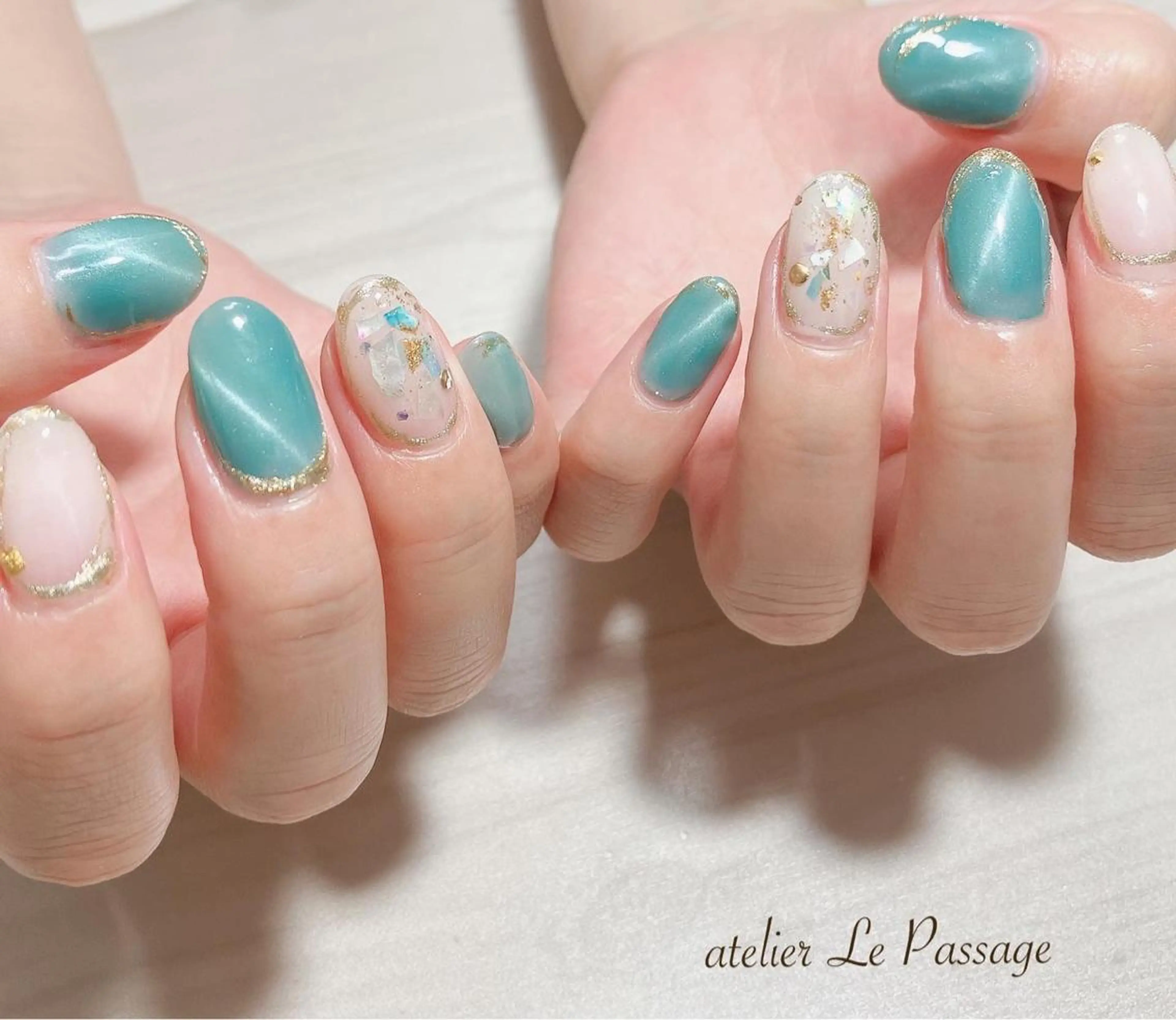 ネイル ジェルネイル グリーン 水色 ワンカラーネイル パラジェル Atelier Le Passage所属・h nakatsukaのネイルデザイン