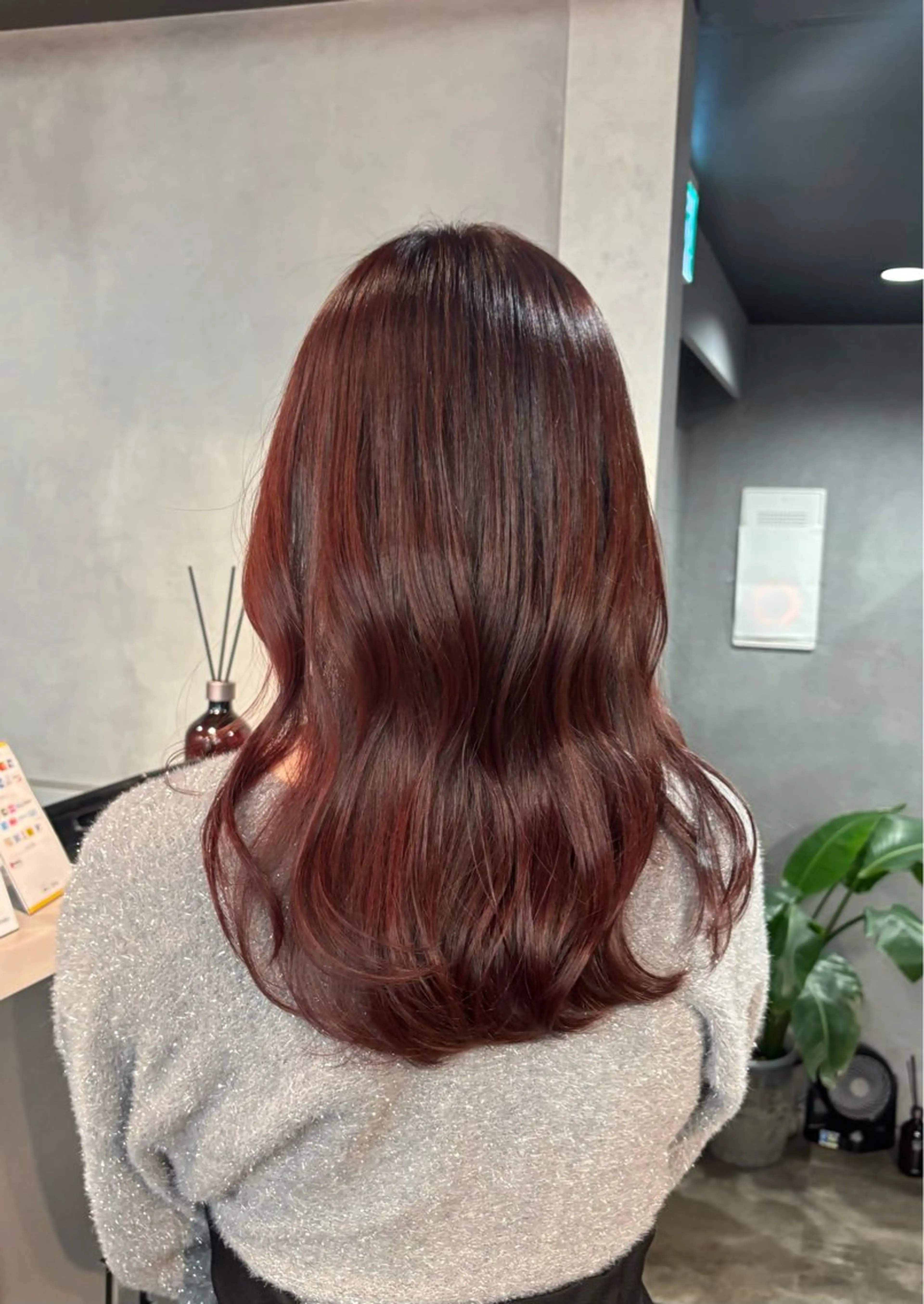 ミディアム カラー ブリーチ ダブルカラー ブリーチなしカラー レッドカラー カット ヘアカラー トリートメント 韓国ヘア/レイヤー/ 艶髪/ASAKA🤍のヘアスタイル