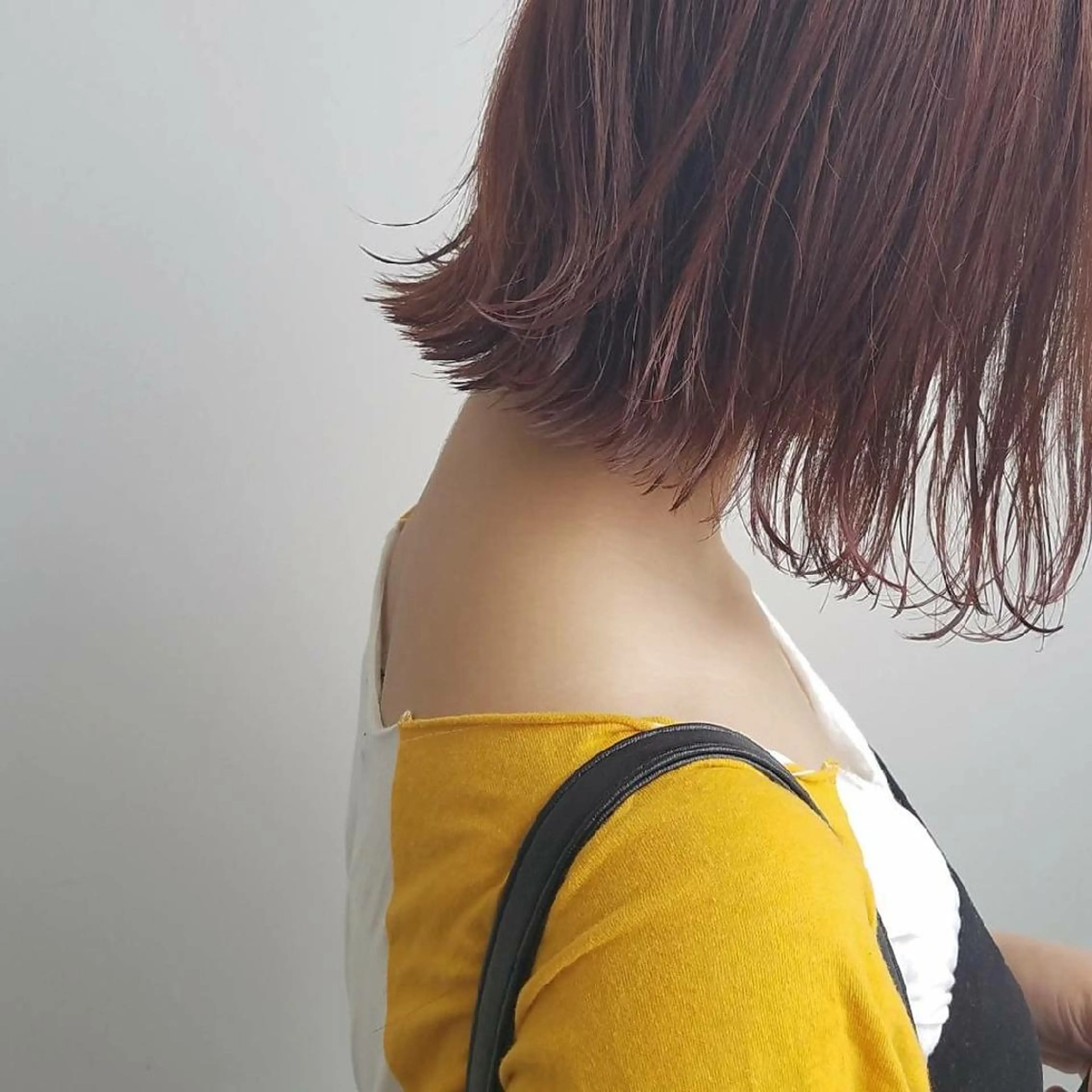 ショート カラー 切りっぱなしボブ ピンクカラー ボブ iplus まつげ、眉毛、耳つぼのマツエク・マツパデザイン