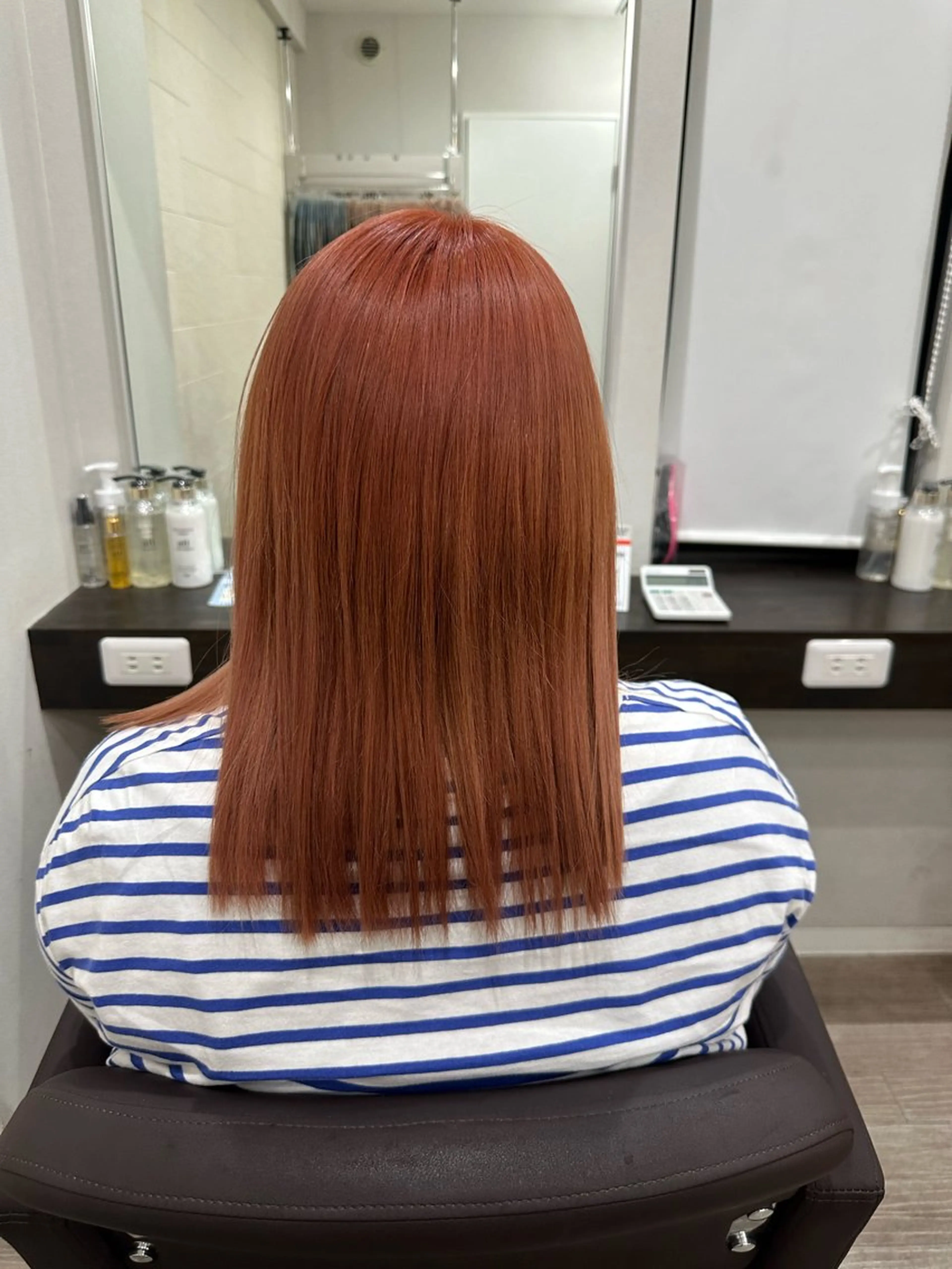 ミディアム TOMOMI /フロレゾンのヘアスタイル