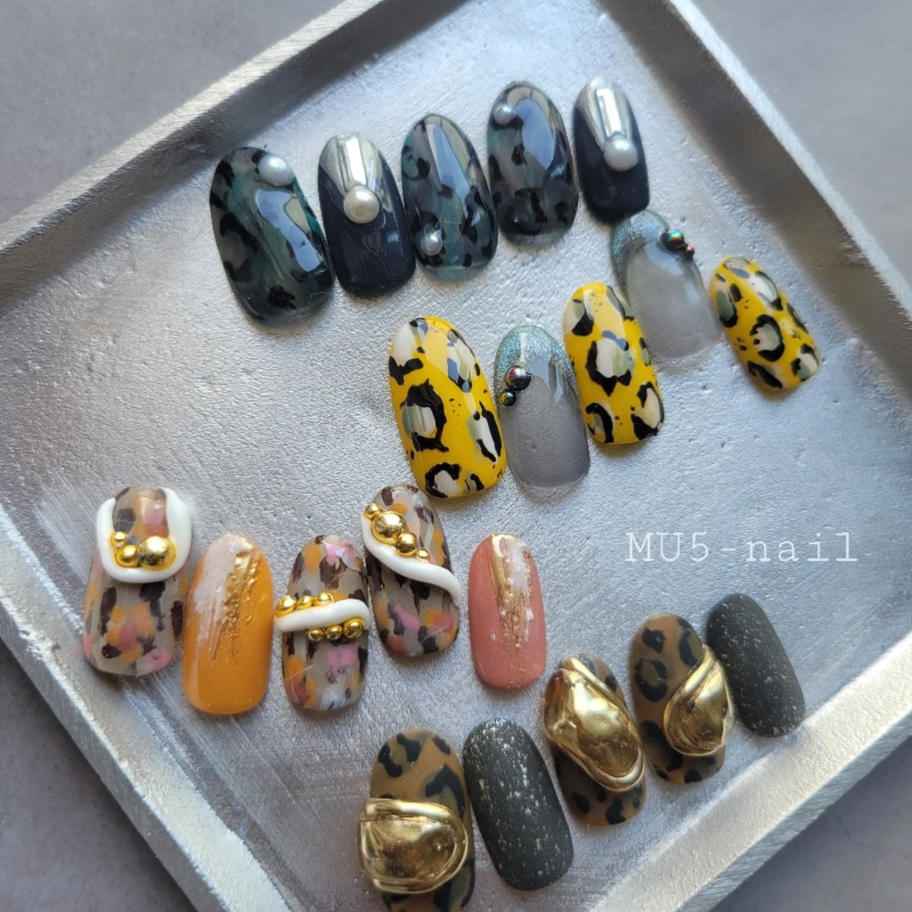 ネイル アニマル柄 MU5-nail 金山ネイルサロンのネイルデザイン