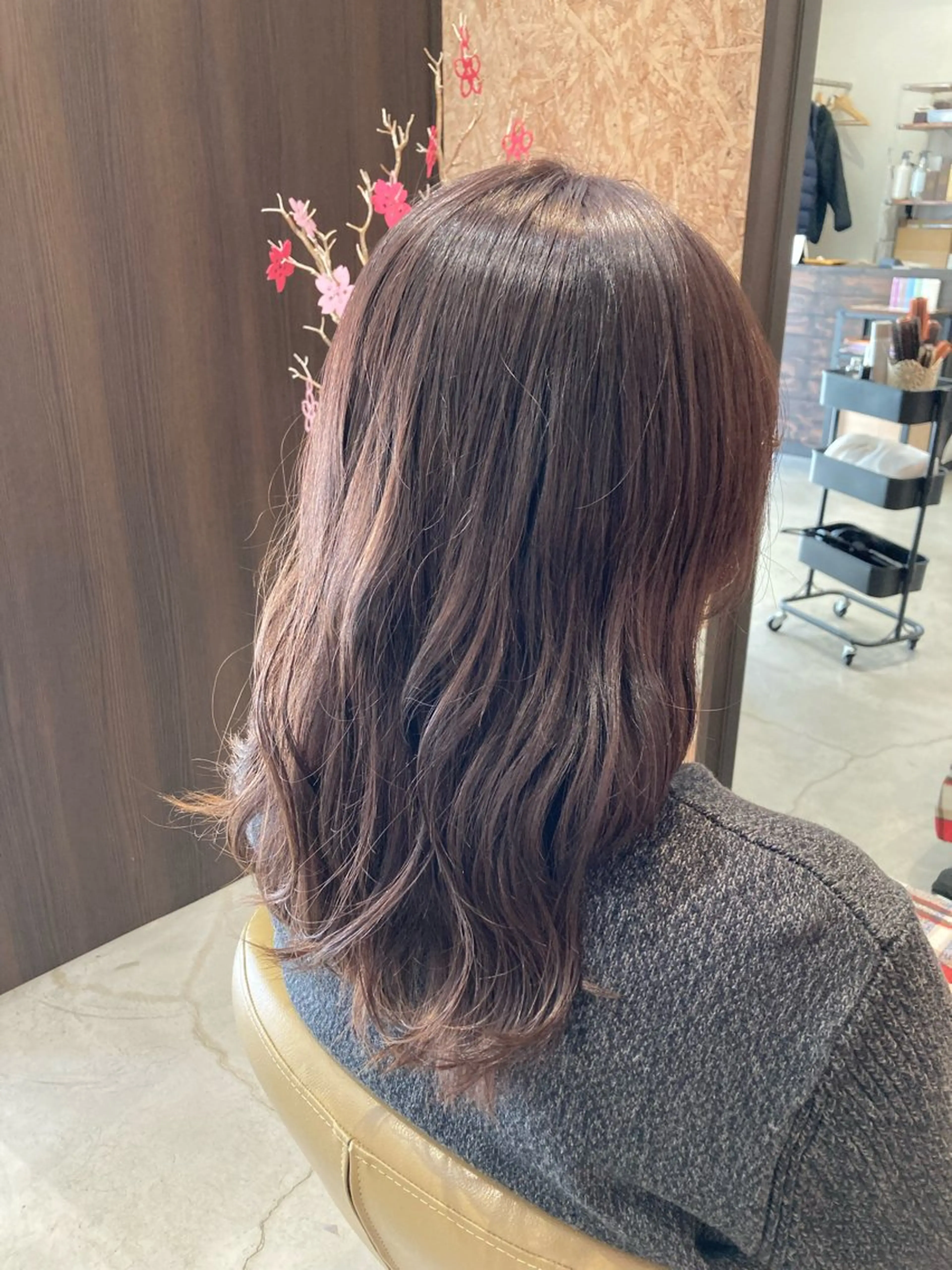 ミディアム カラー バイオレットカラー カット ヘアカラー 折本 沙織のヘアスタイル