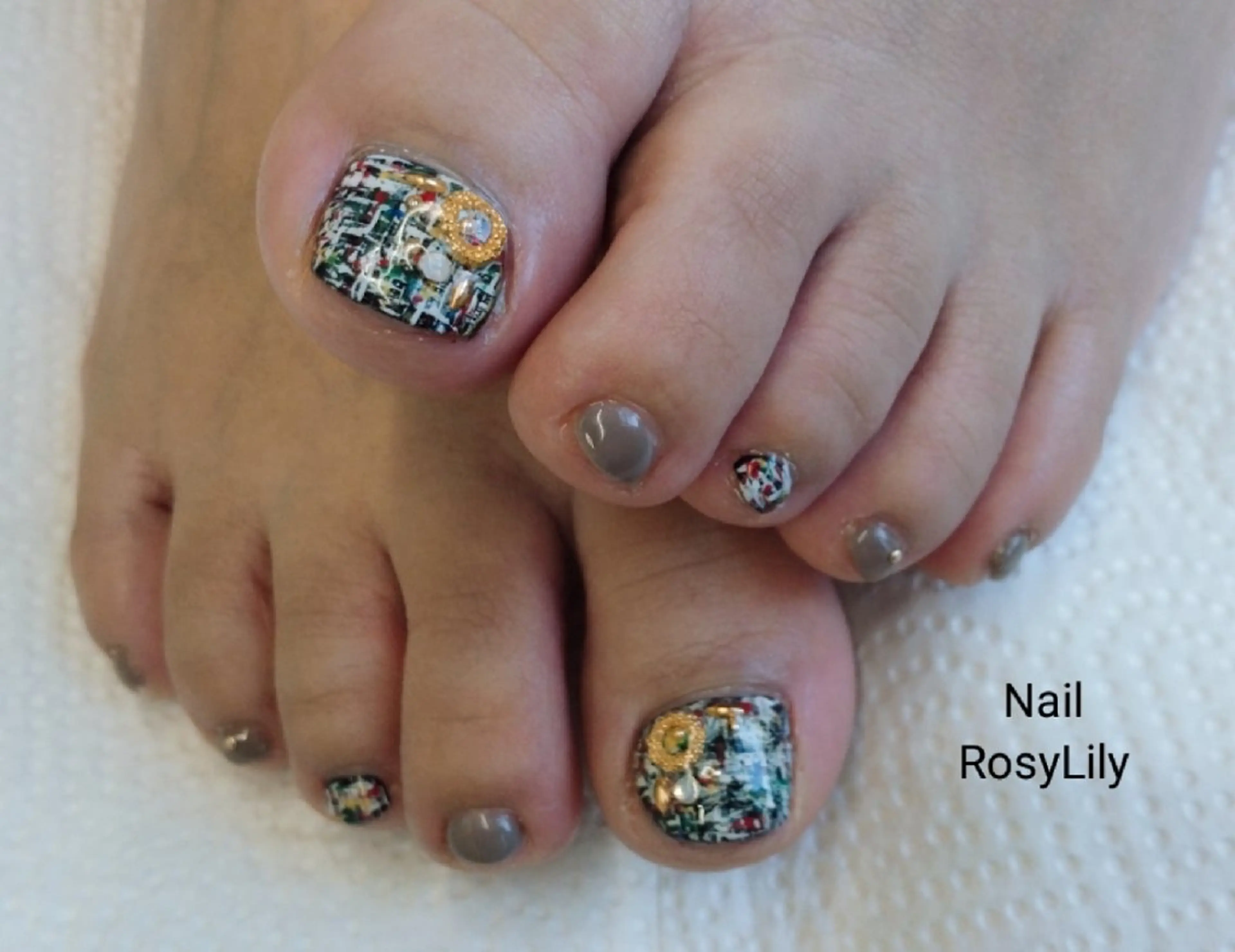 ネイル ツイードネイル フットネイル プライベートサロン RosyLily所属・プライベートサロン Rosy Lilyのネイルデザイン
