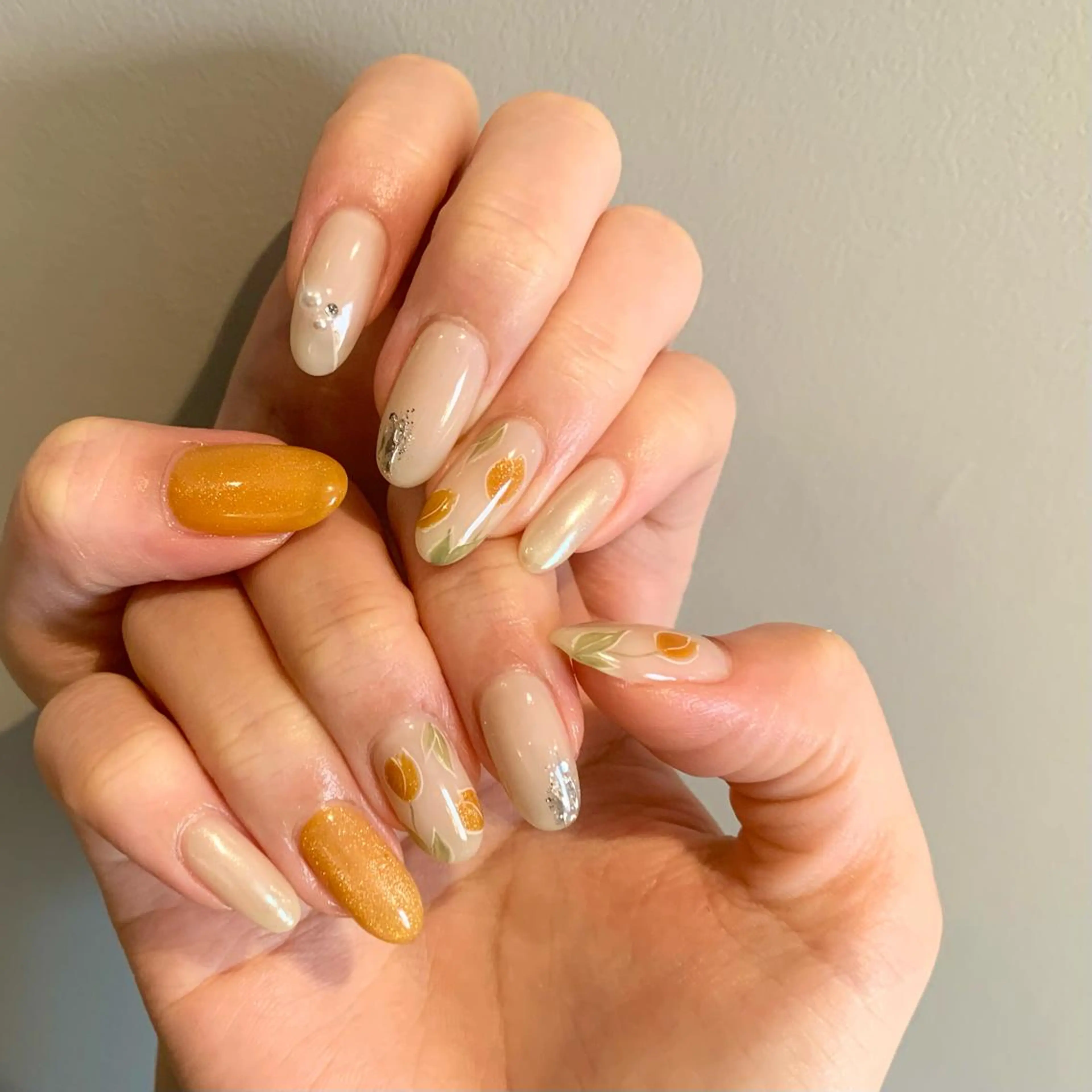 ネイル ハンドネイル ウシク ミユキのネイルデザイン