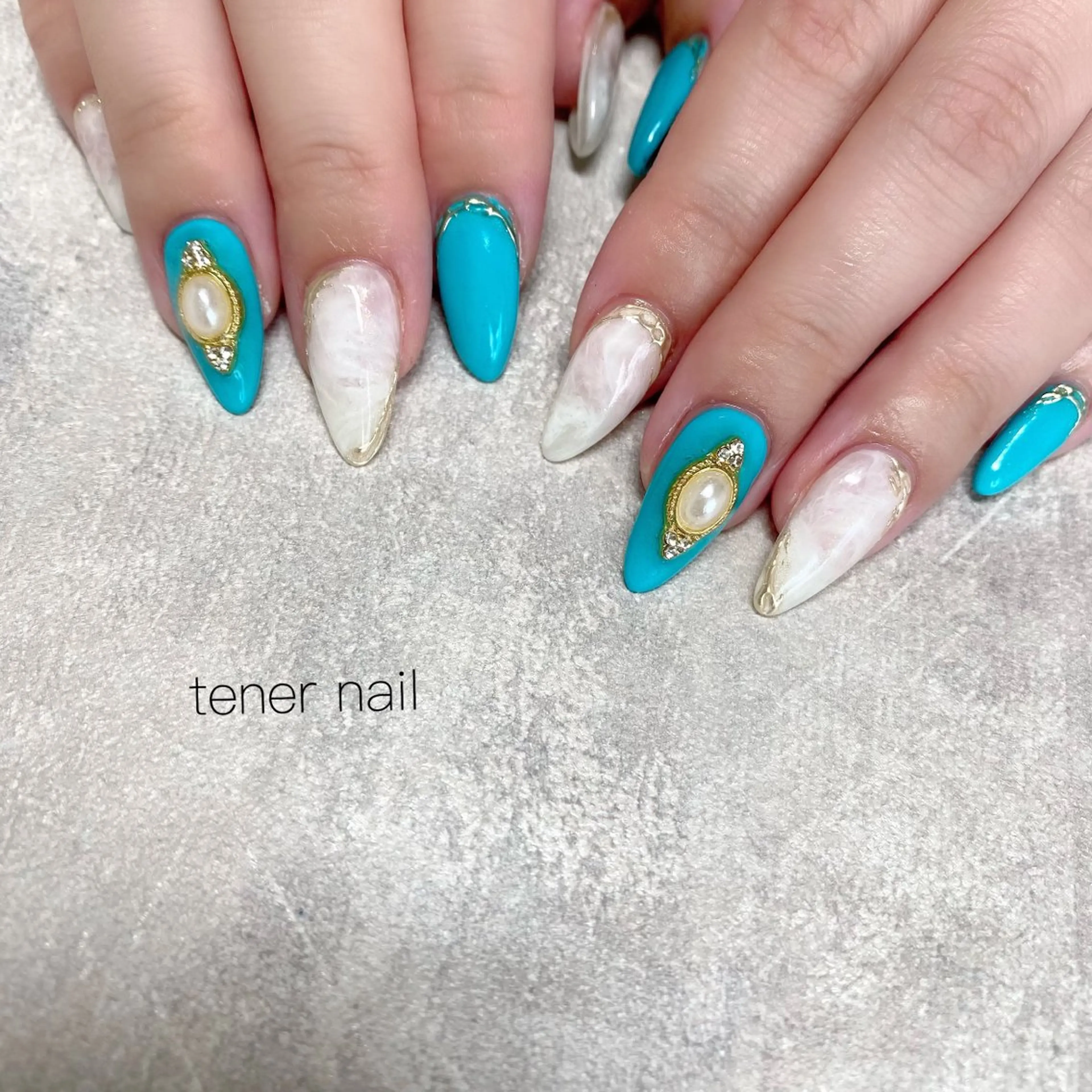 ネイル 大理石ネイル(マーブル) ホワイト tener  nail  テネルネイル所属・テネルネイル tener nailのネイルデザイン