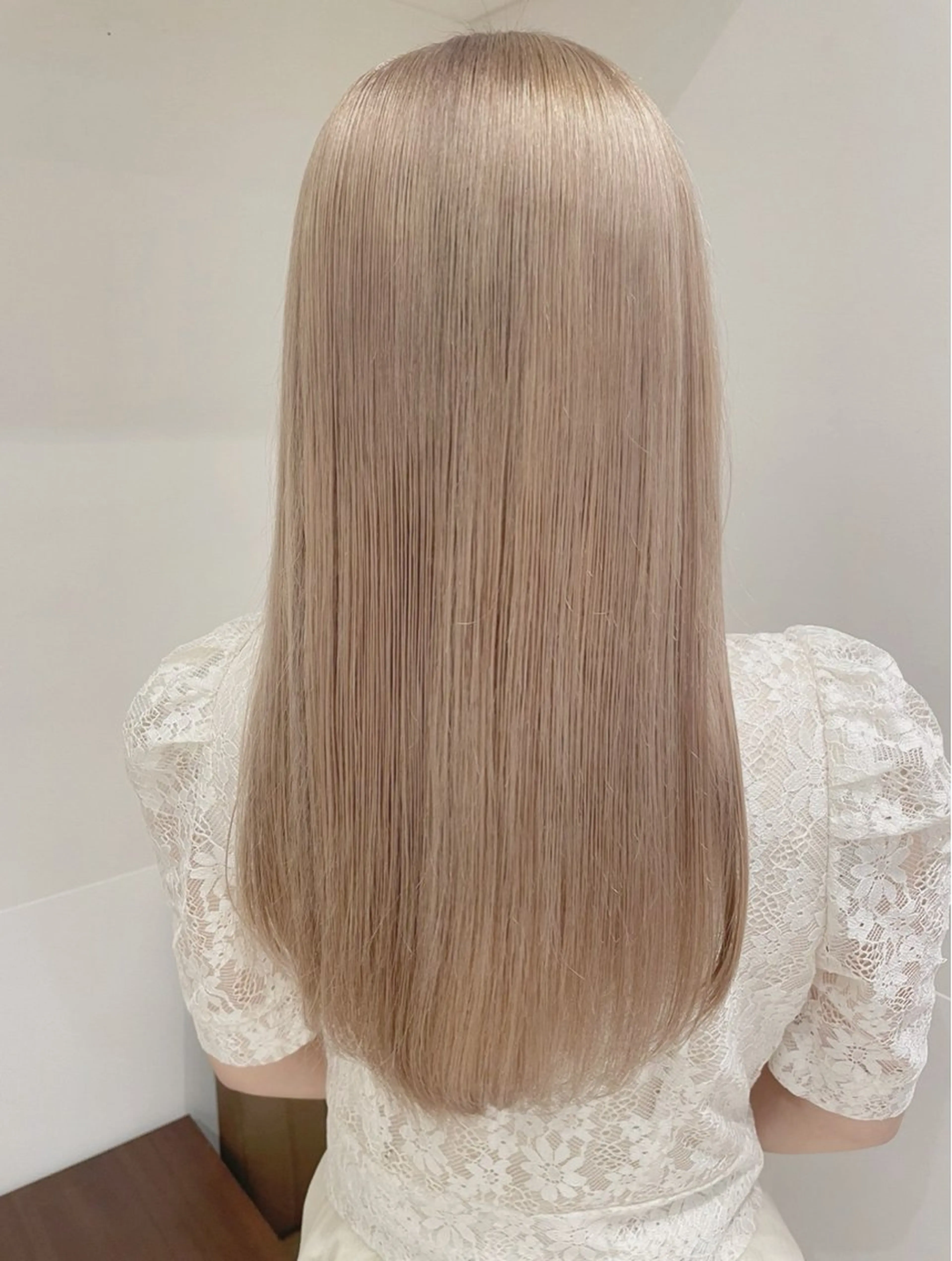 ロング カラー カット ヘアカラー トリートメント 《ブリーチ/赤み消し /髪質改善》若松良樹のヘアスタイル