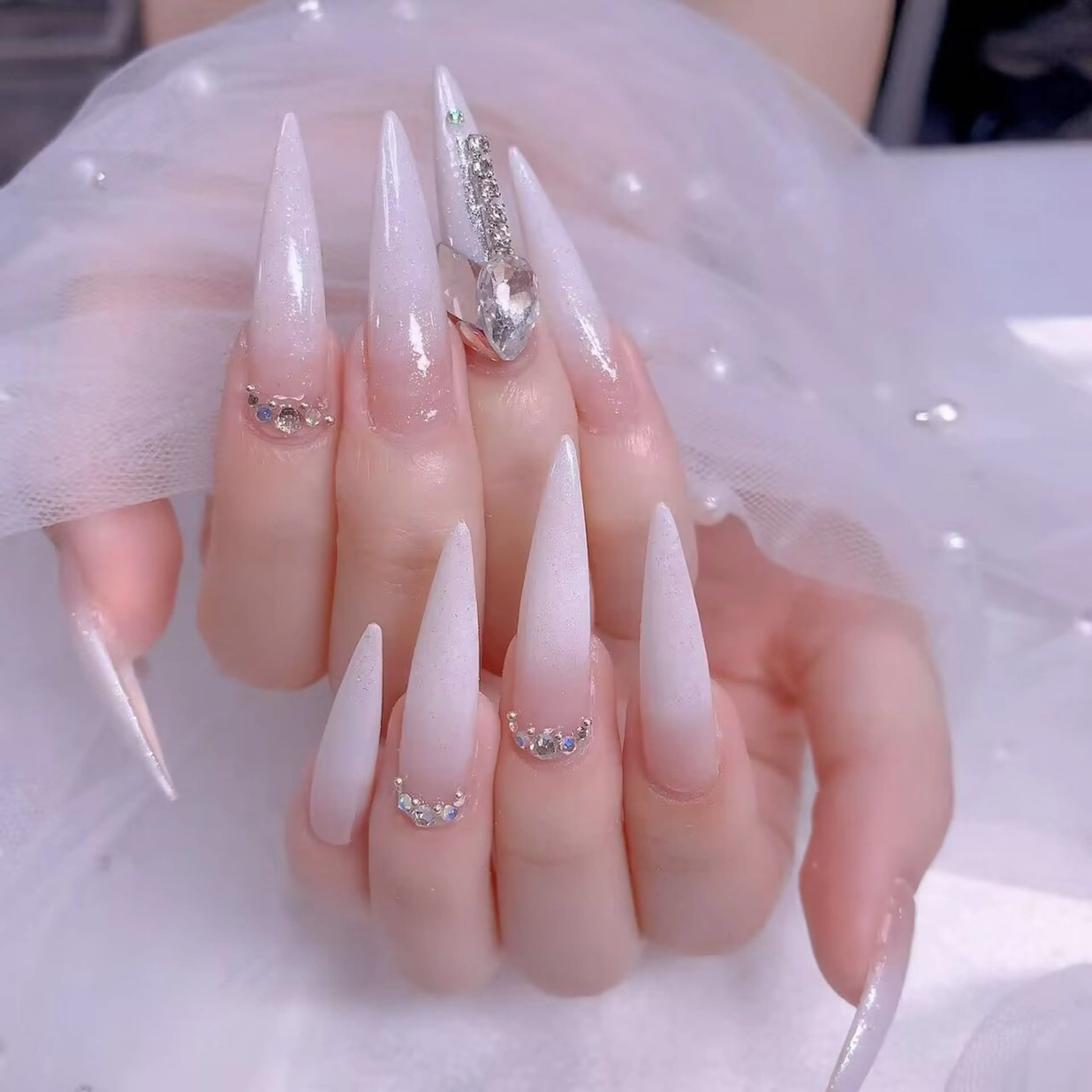 ネイル UMI ネイルサロン新宿🎀のネイルデザイン