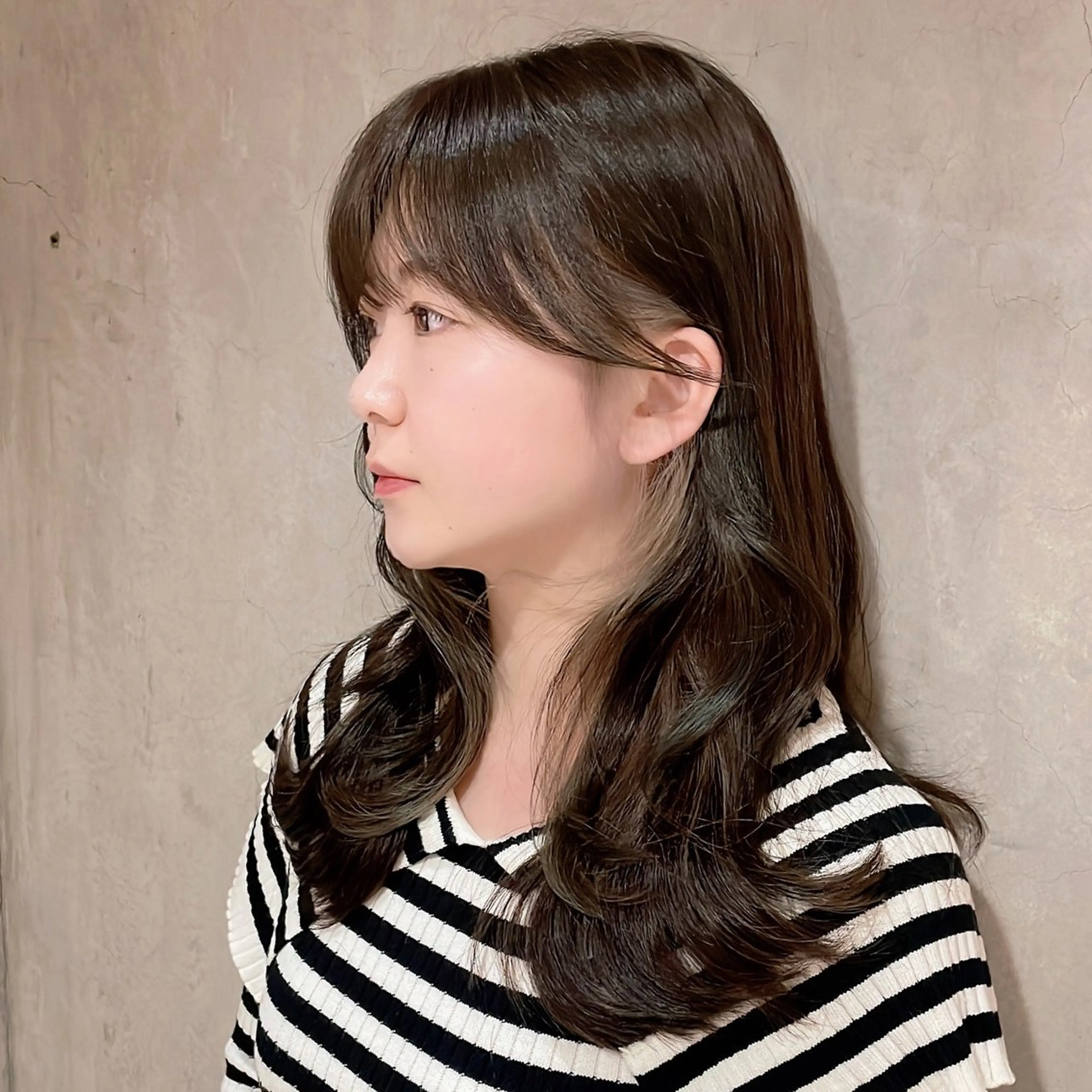 ミディアム カット ヘアカラー トリートメント 🌹ハッシュカット、 レイヤー韓国ヘア🌹のヘアスタイル