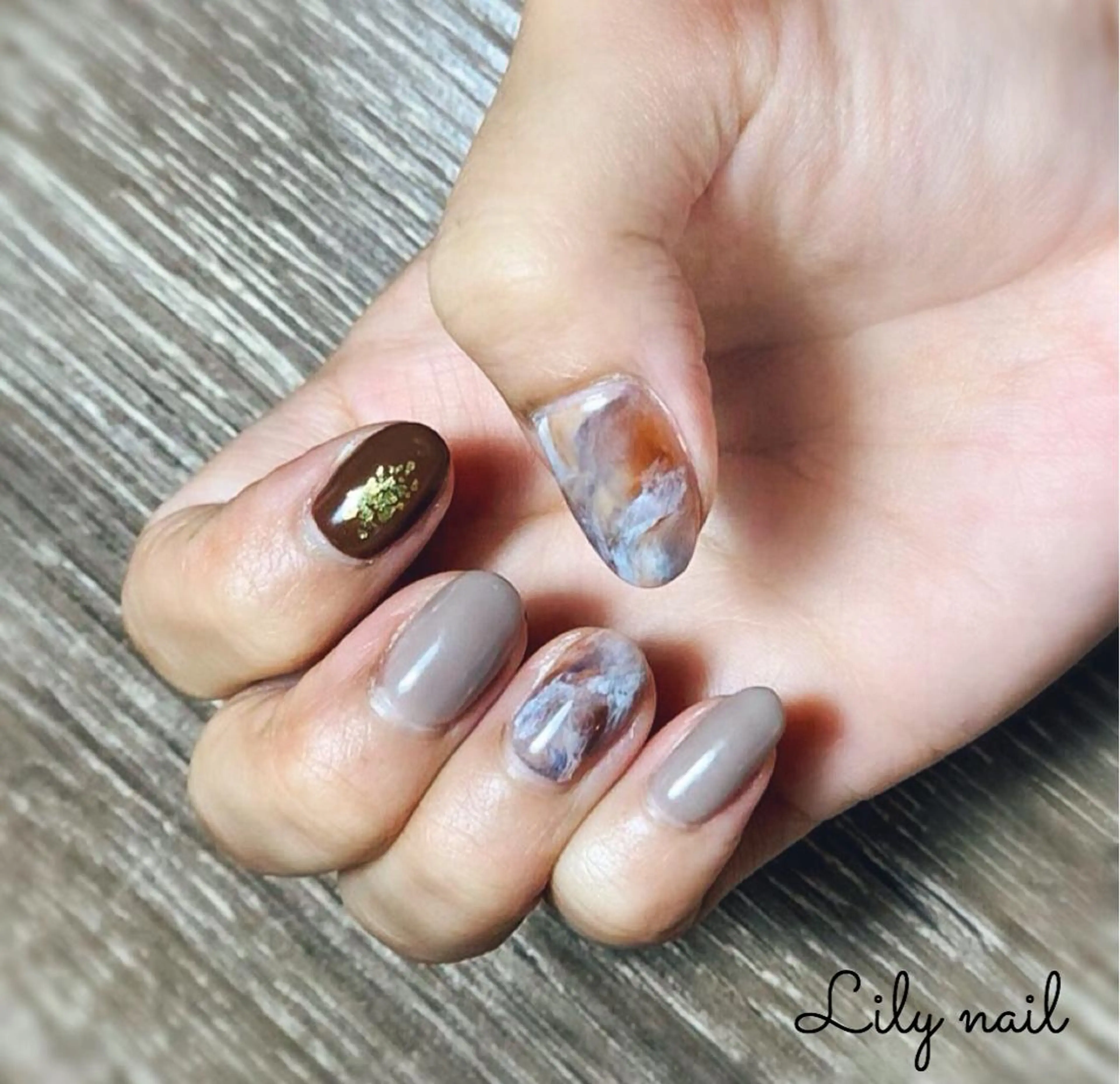 ネイル べっ甲ネイル ブルー ボルドー グラデーション ニュアンスネイル tink 横浜店所属・Tink 横浜のネイルデザイン